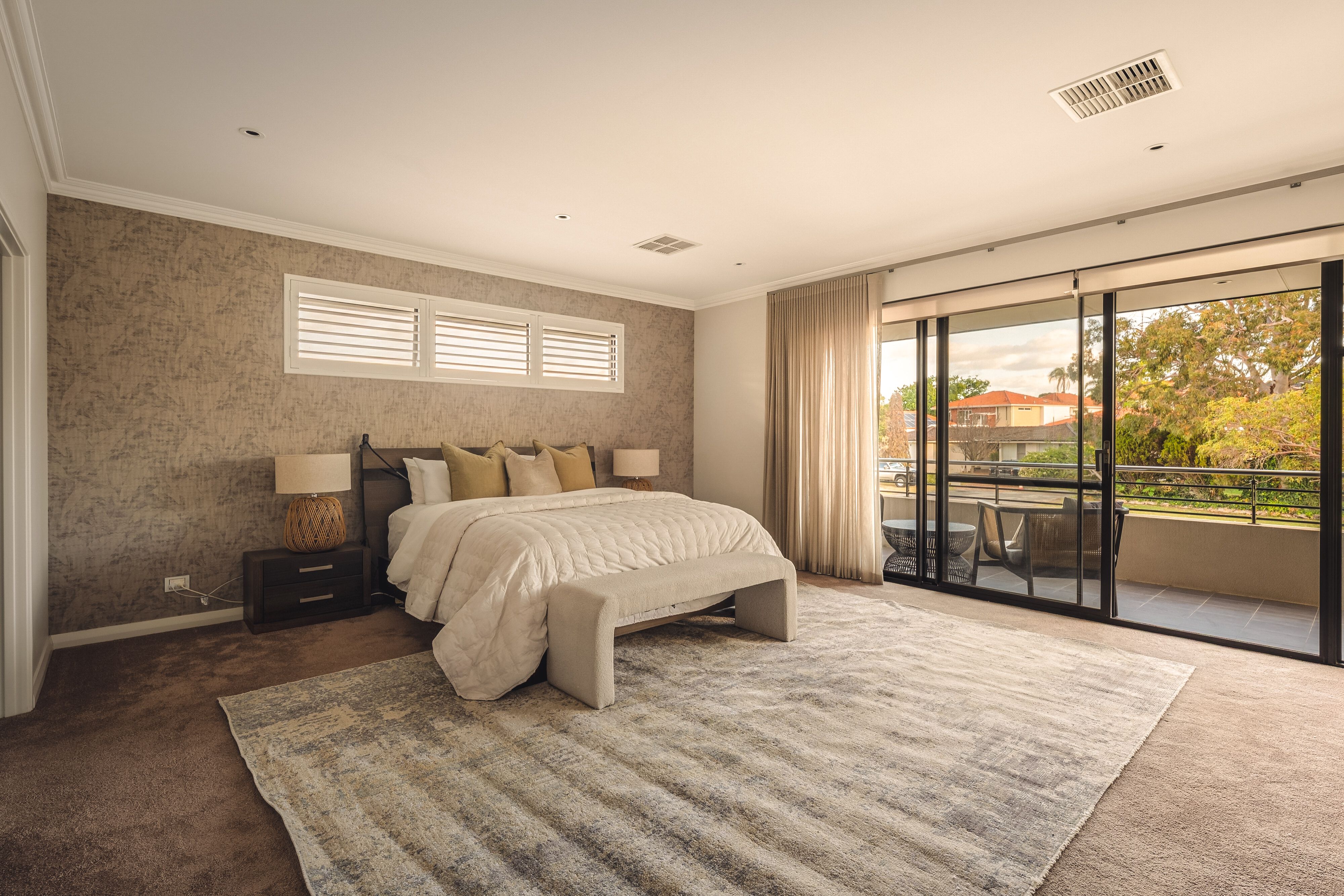 Riverside Luxury, Beautifully Bespoke! — photo 16 of 28
