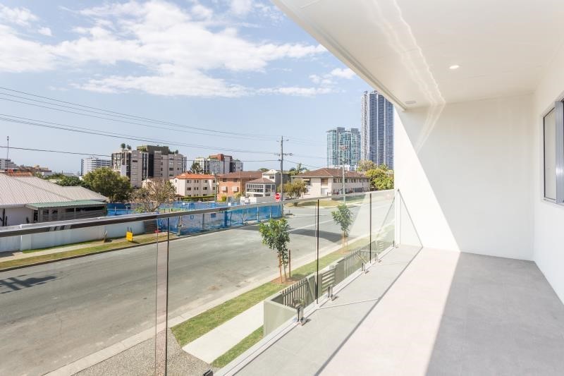 3/18 Lenneberg Street., Southport, QLD 4215