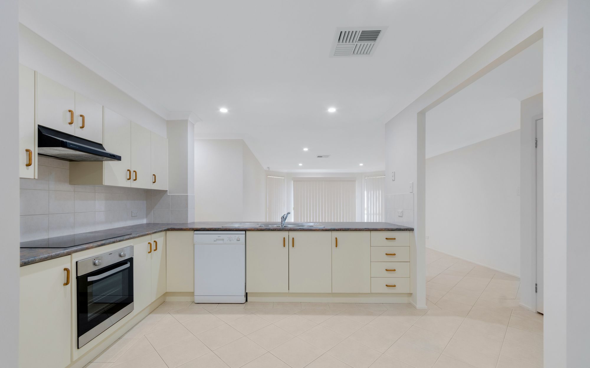 2 Wood Court, Mount Annan, NSW 2567