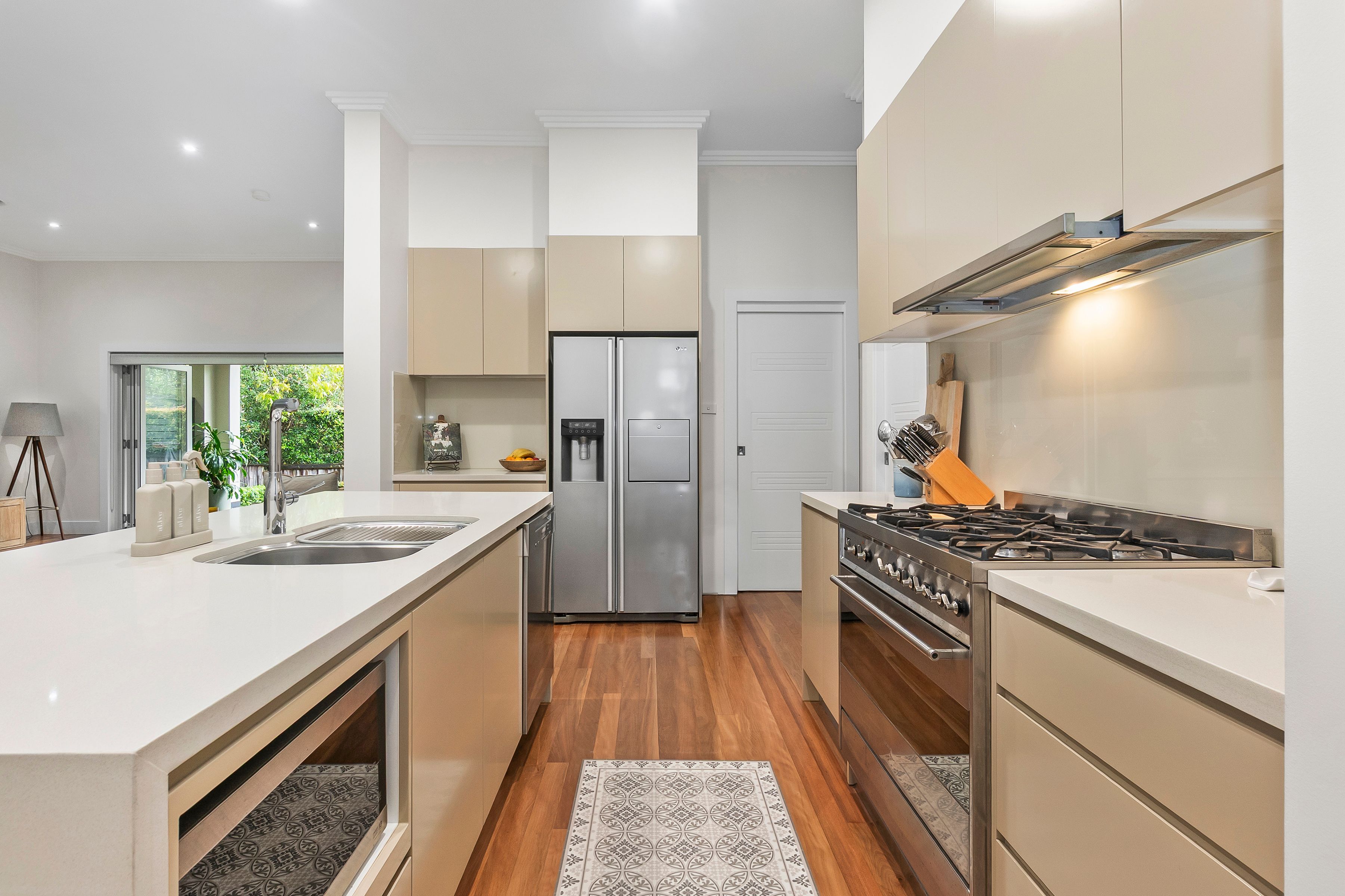 33 Murdoch Street — photo 9 of 18