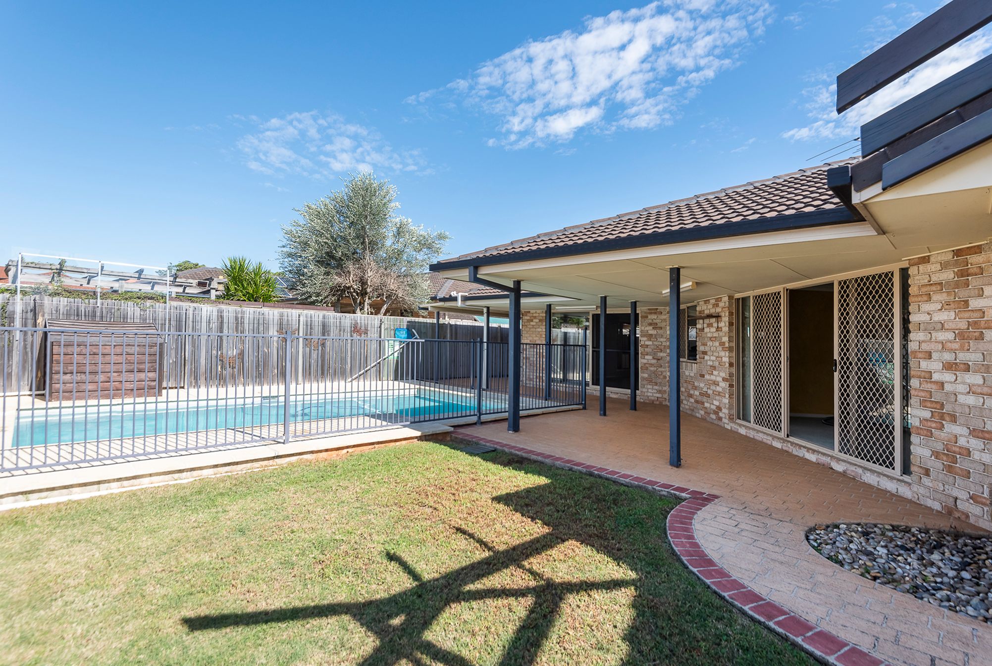 8 Crestwood Street, Kuraby, QLD 4112