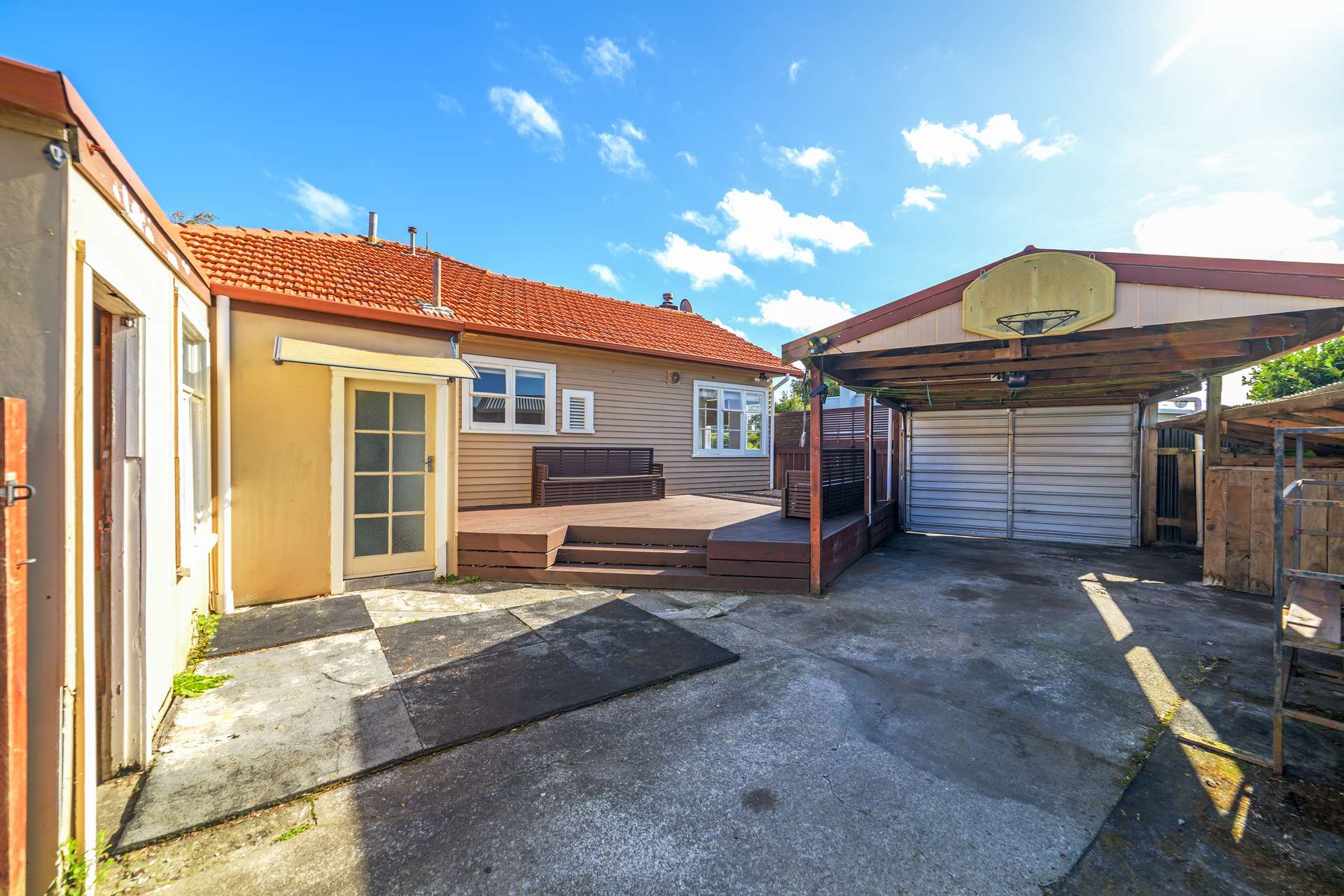 327 Botanical Road photo 12
