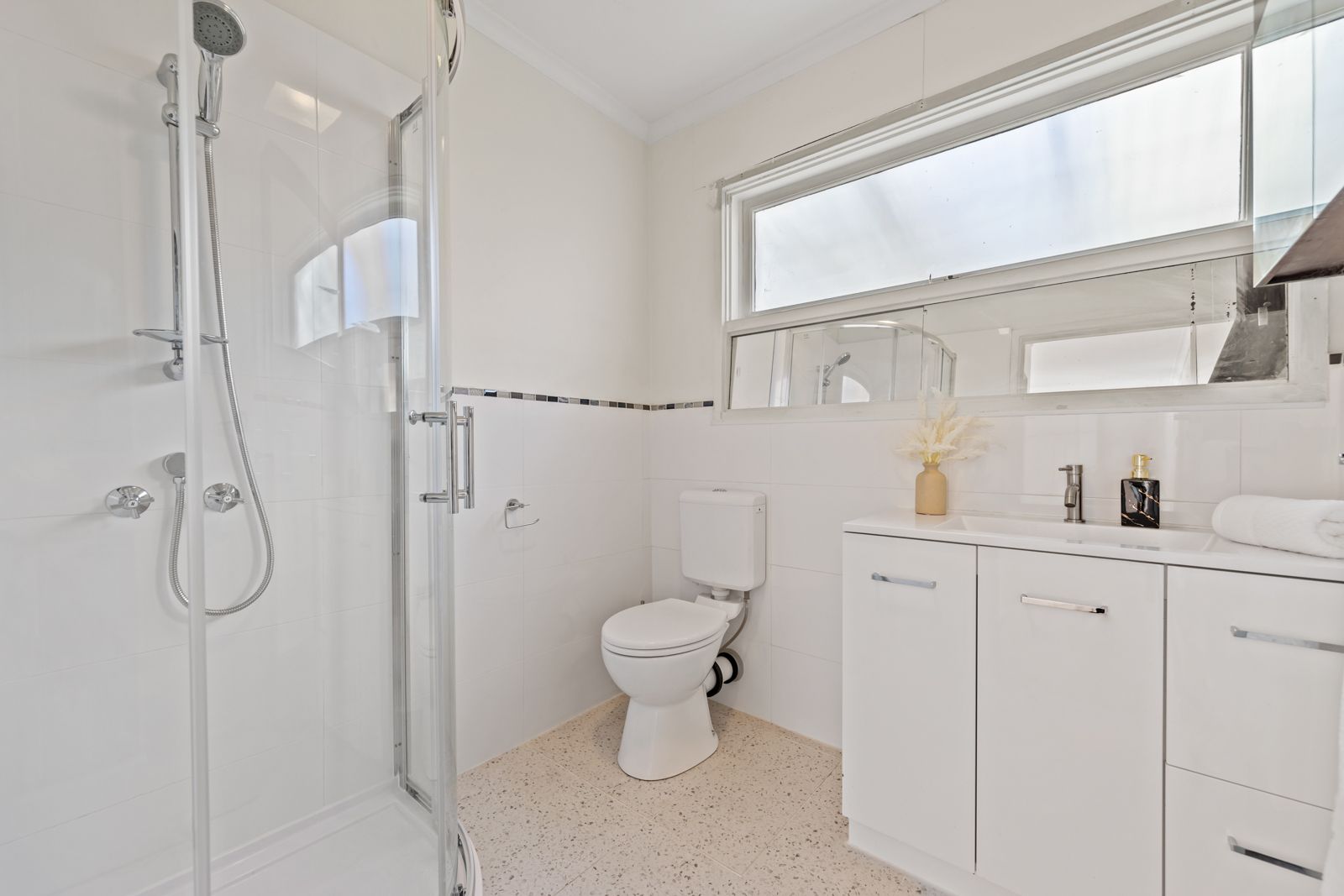 120 Albert Avenue — photo 8 of 14