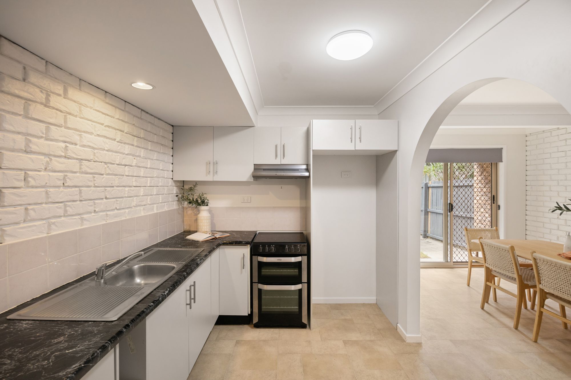 2/18 Orana Street — photo 11 of 13