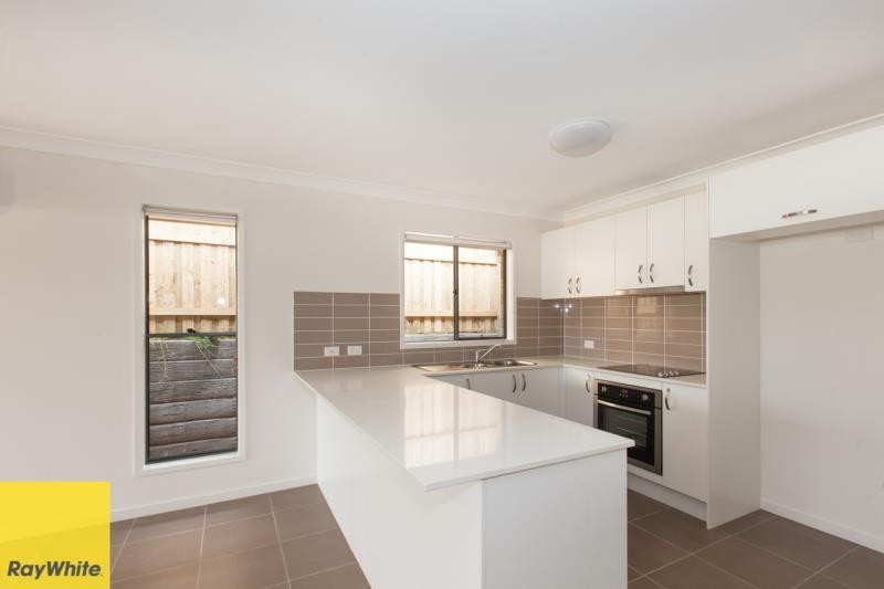 6 Skelbrook Road, Park Ridge, QLD 4125