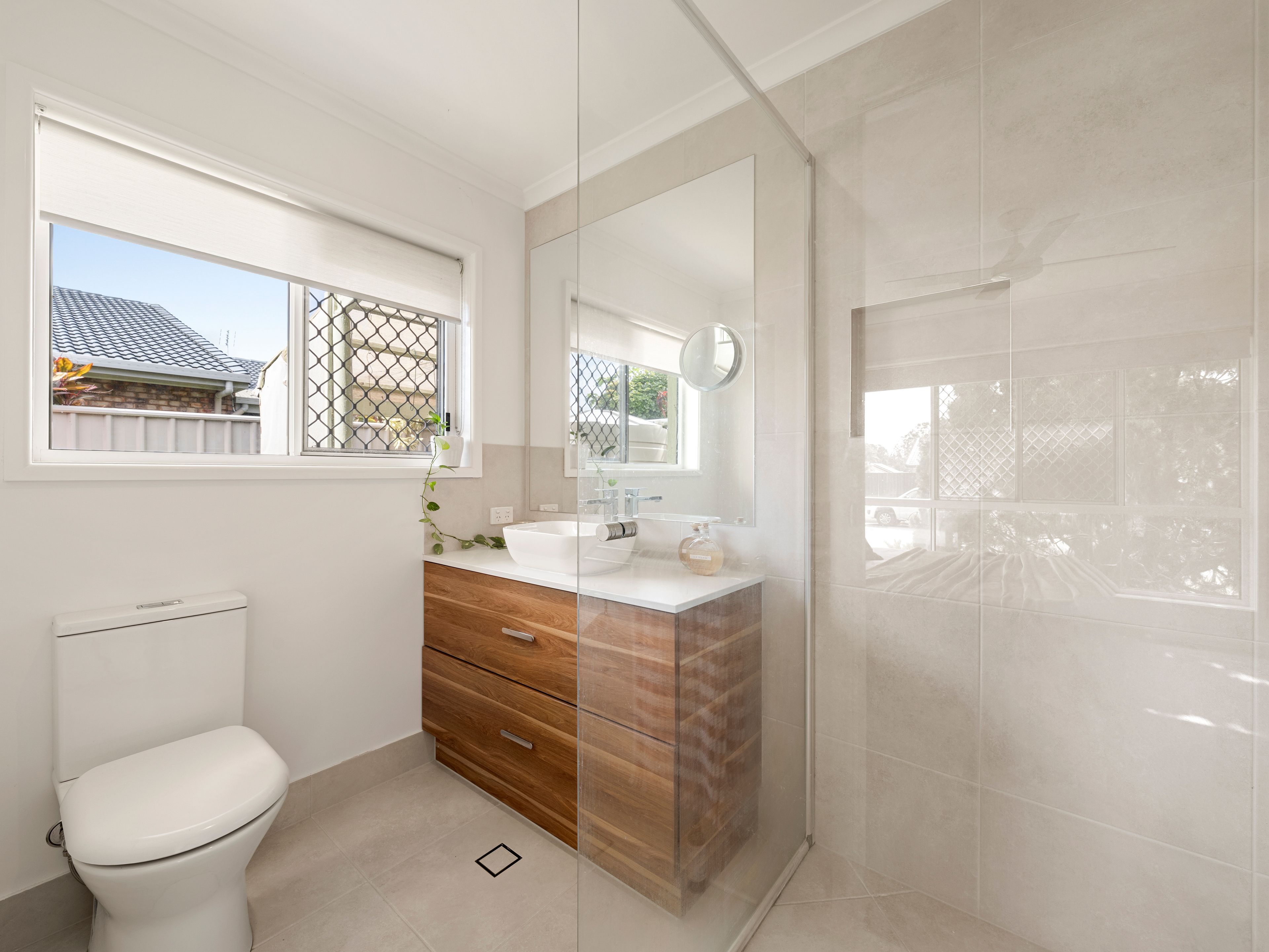 10 Woodlands Crescent — photo 13 of 21