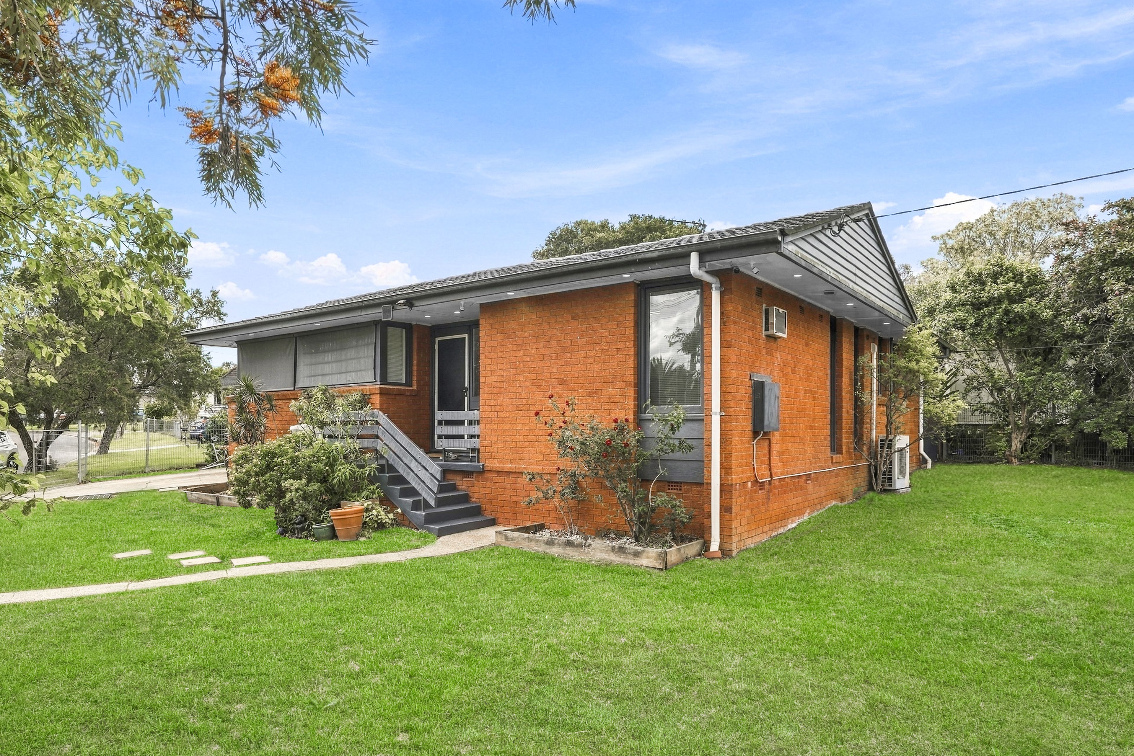 2 Beagle Place — photo 14 of 19