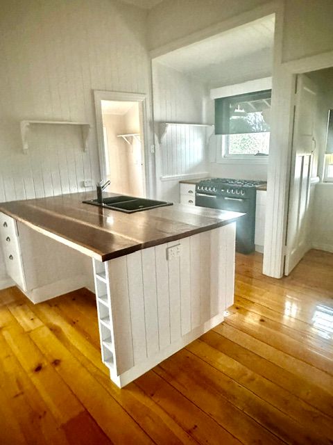 122 Main Street — photo 3 of 16
