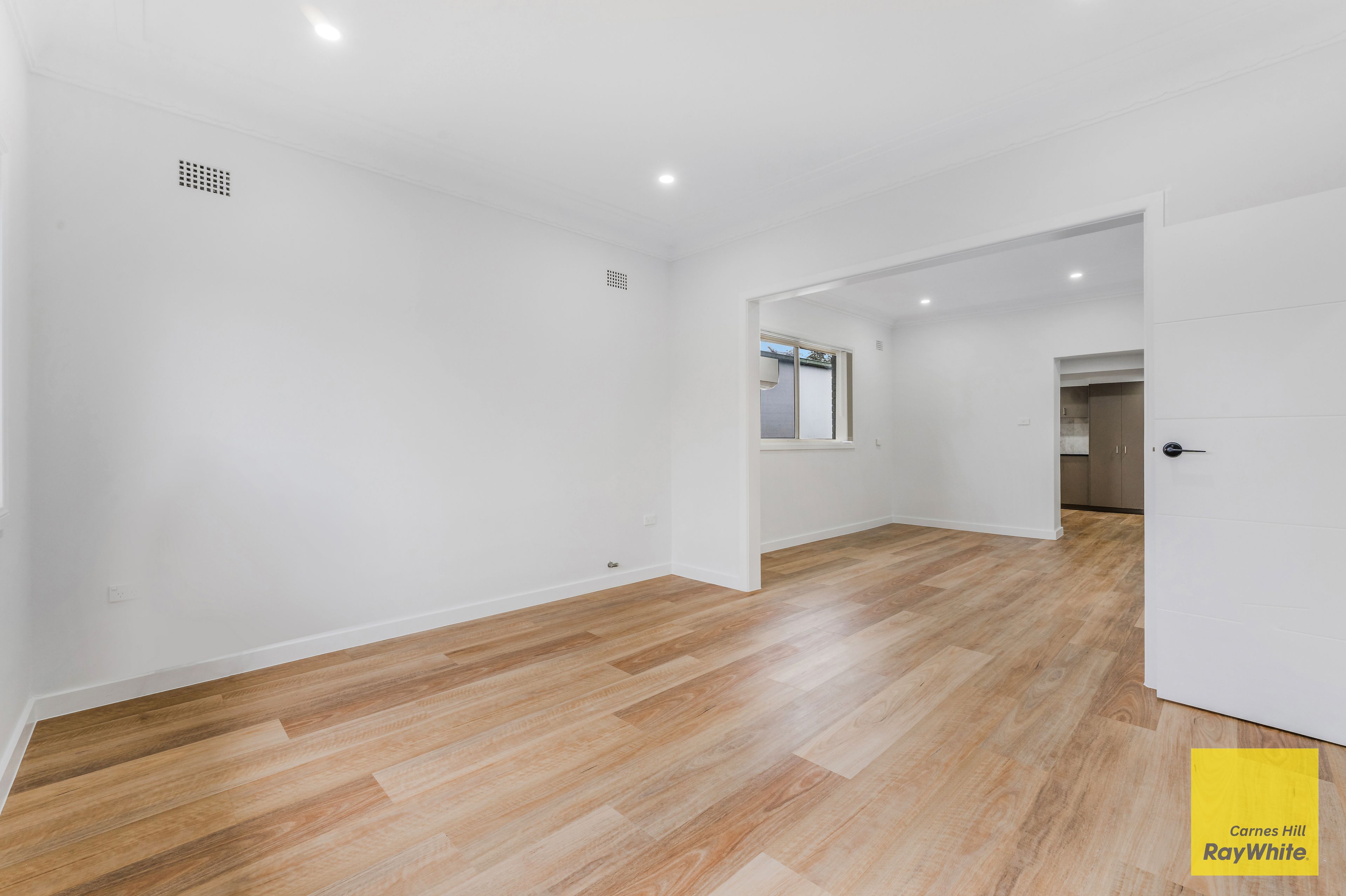 96 Flowerdale Road — photo 6 of 14