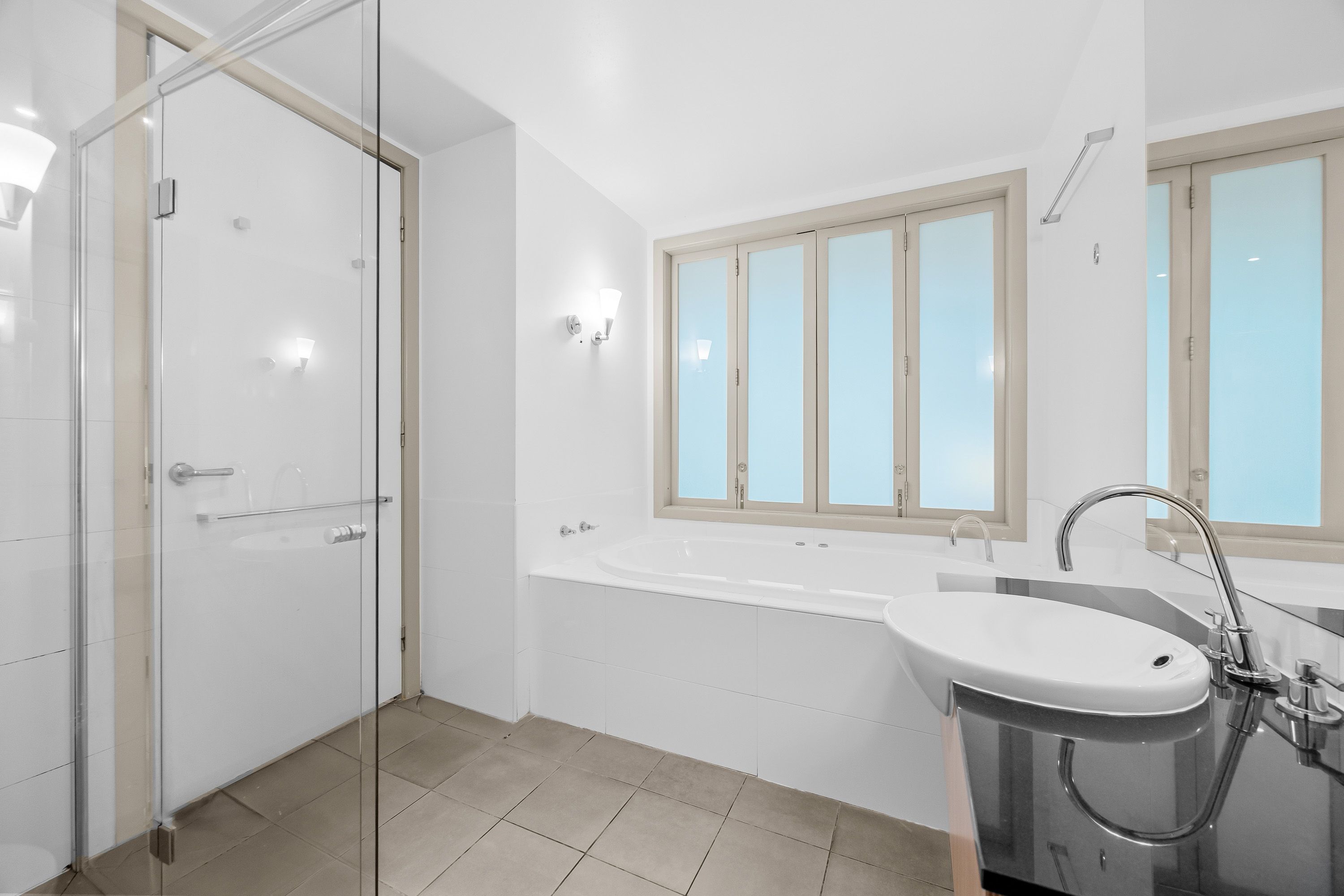 225 (Room239)/1500 Midland Highway — photo 10 of 30