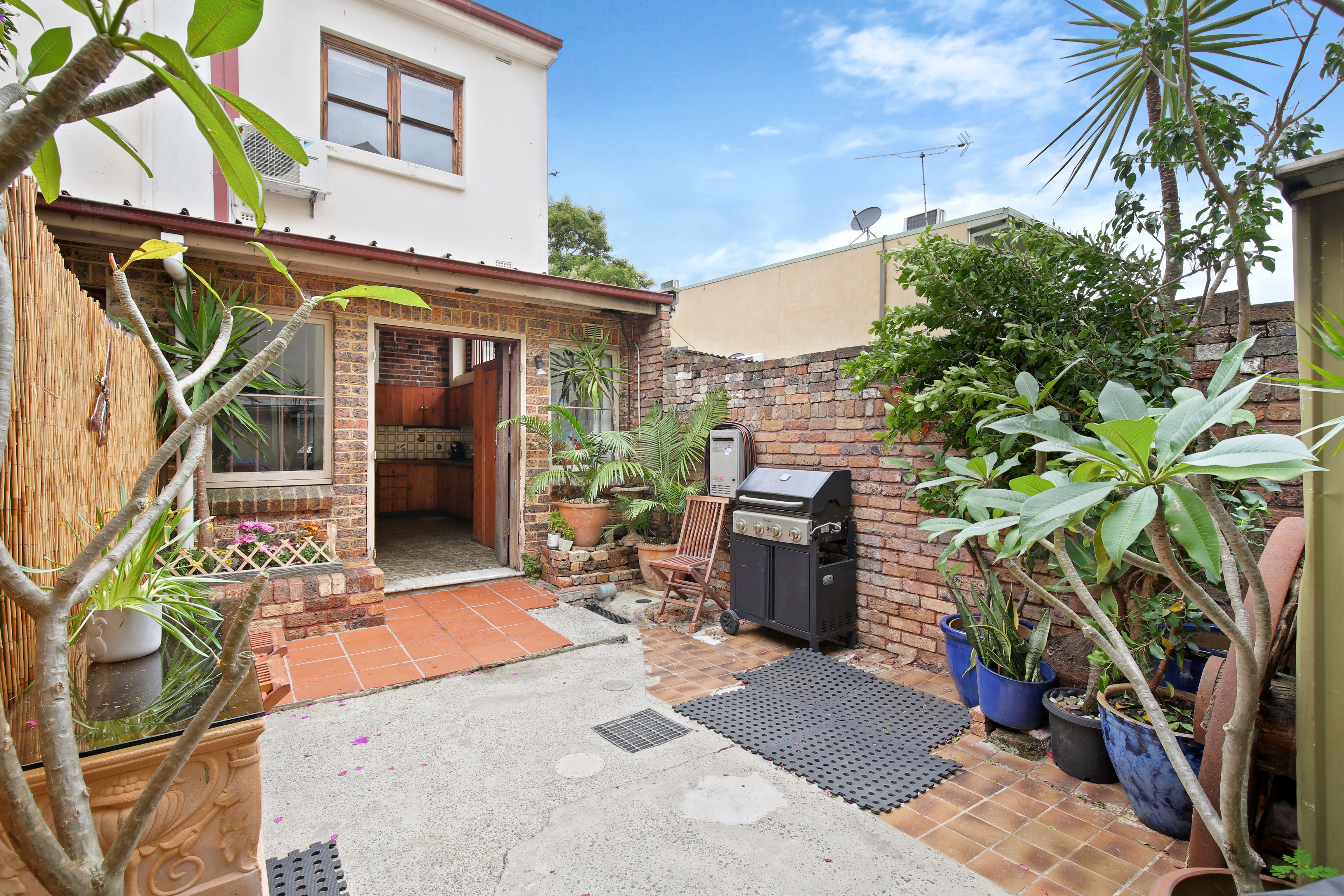 71 Gowrie Street