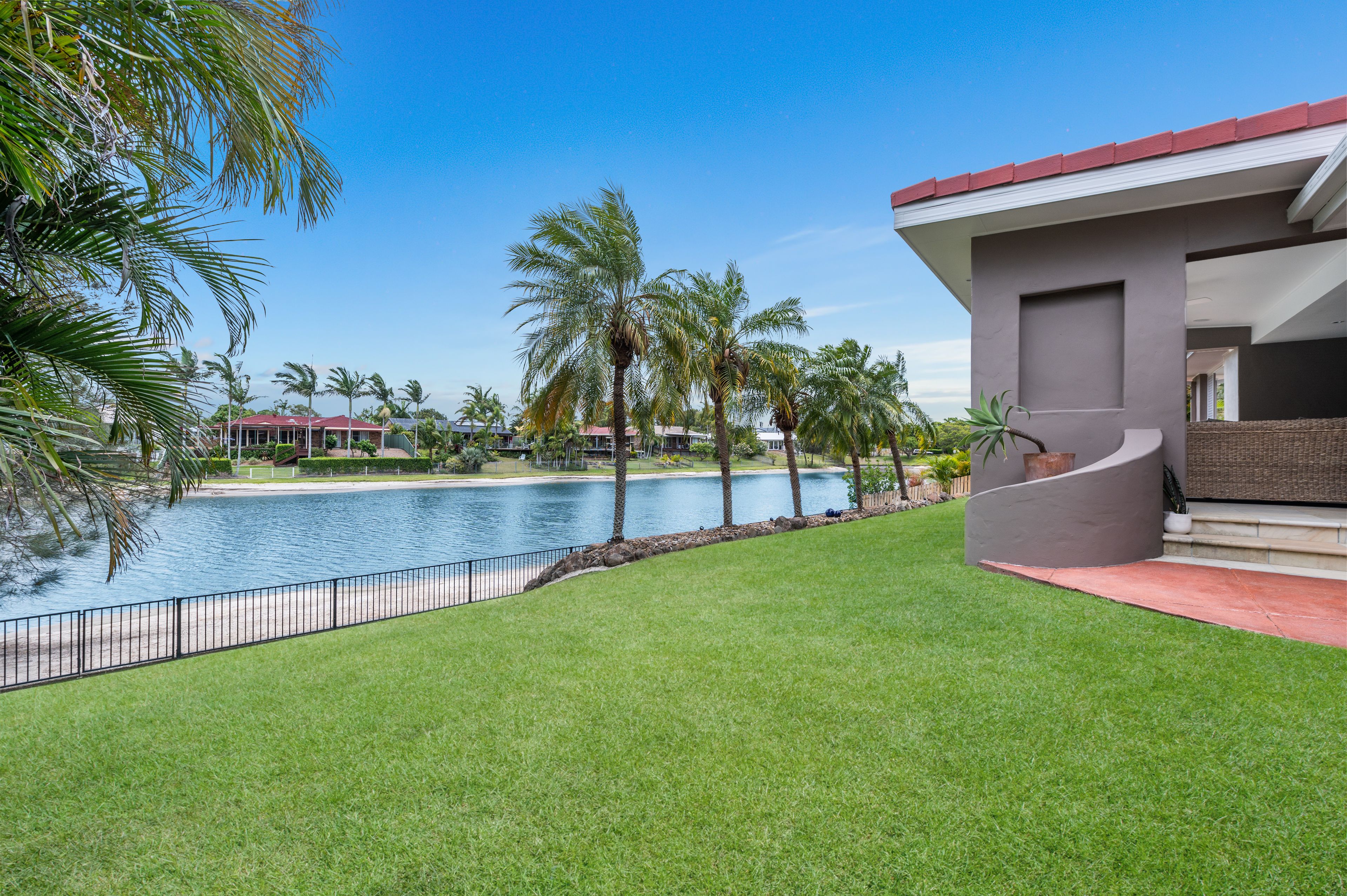 82 Auk Avenue, Burleigh Waters, QLD 4220