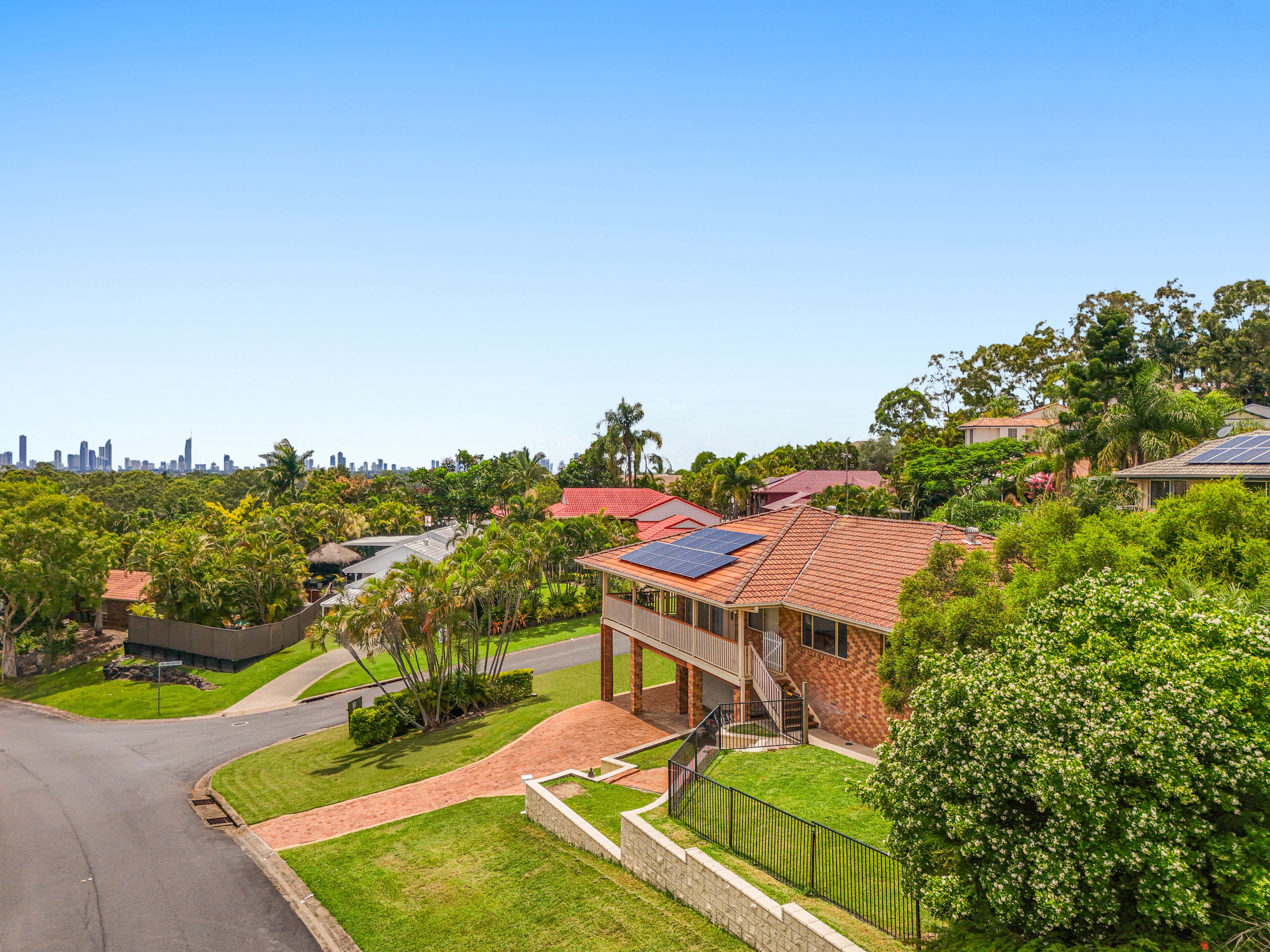 1 Bretton Court, Carrara, QLD 4211