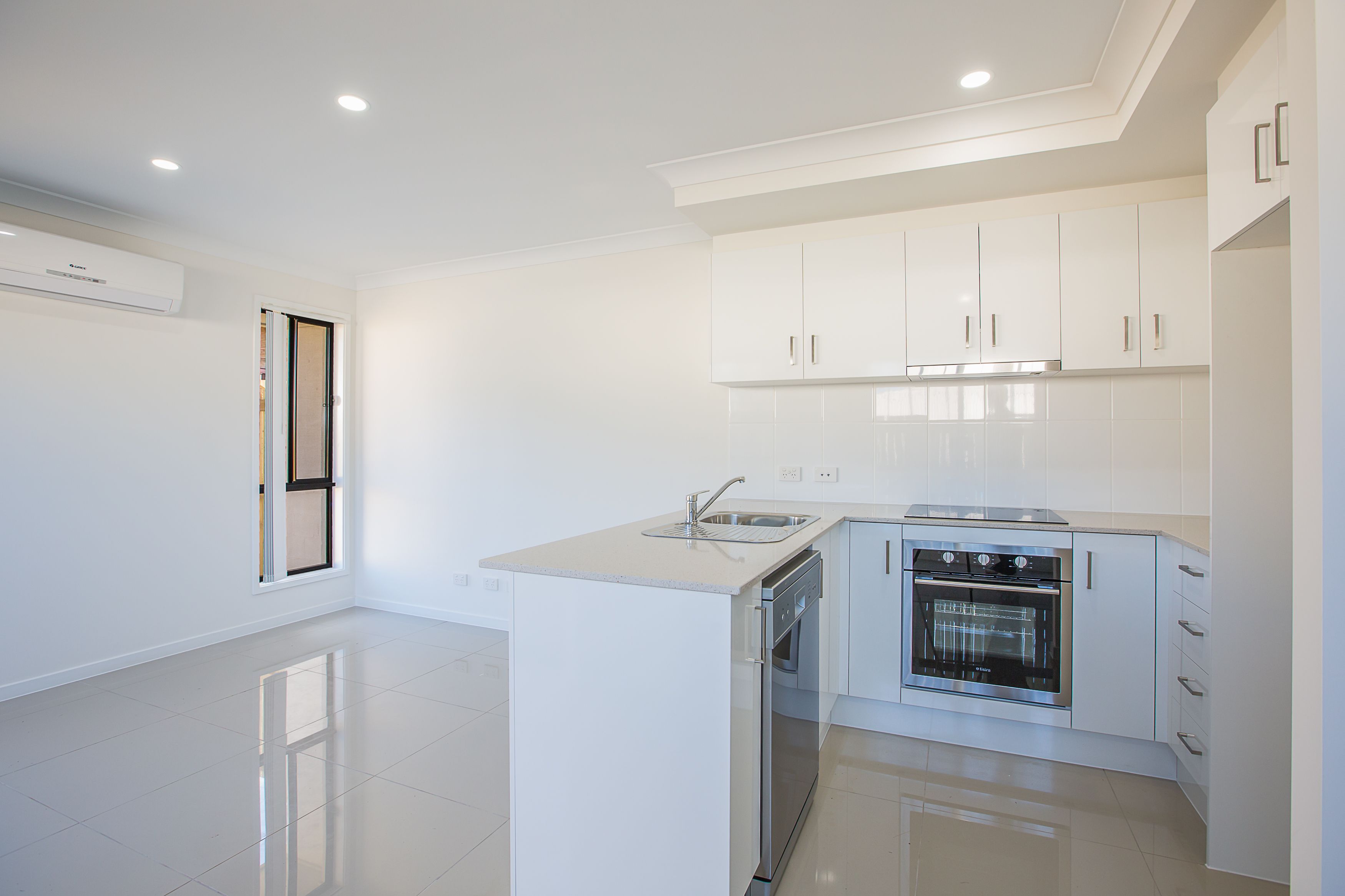 2/7 Juniper Court, Brassall, QLD 4305