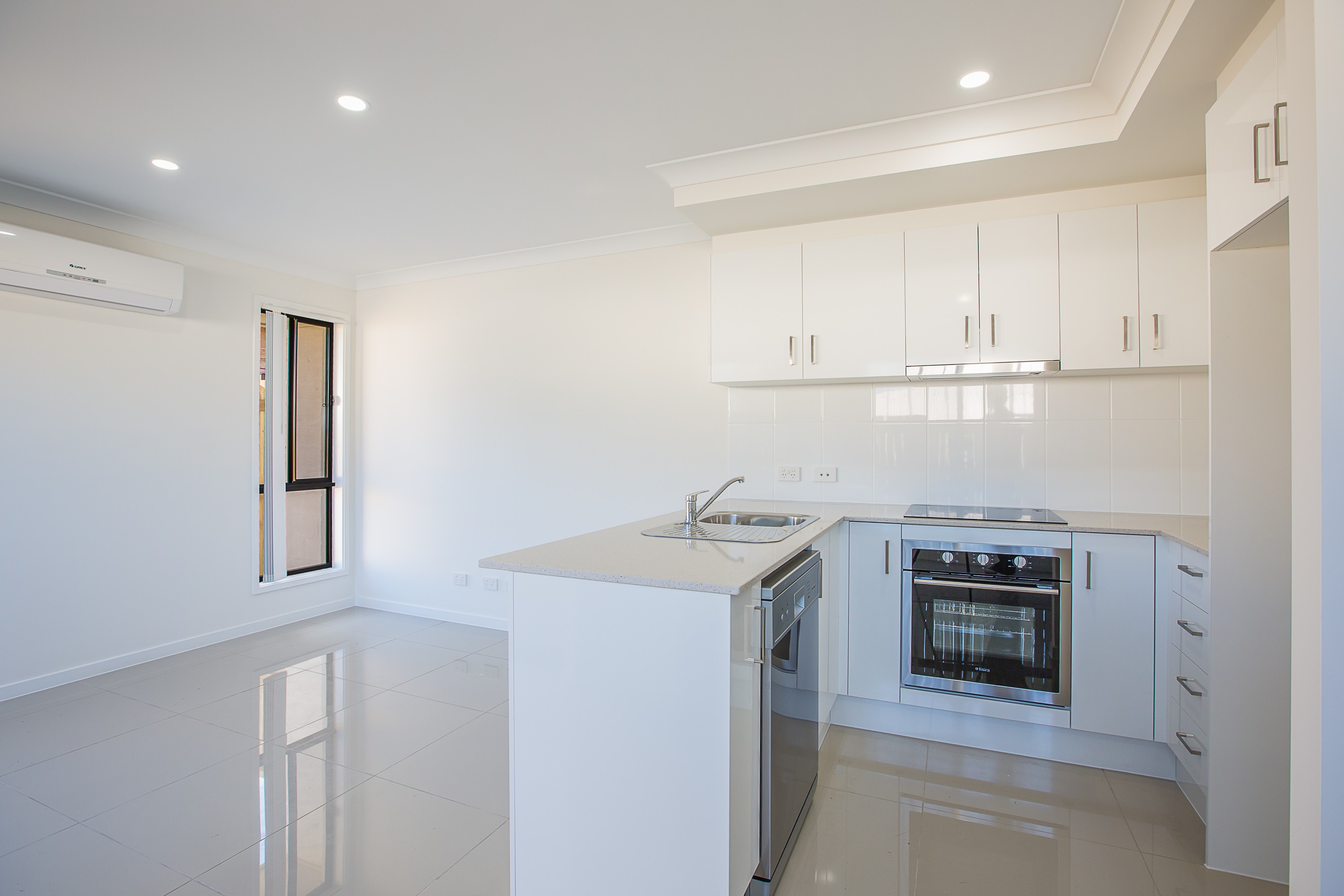 2/7 Juniper Court, Brassall, QLD 4305