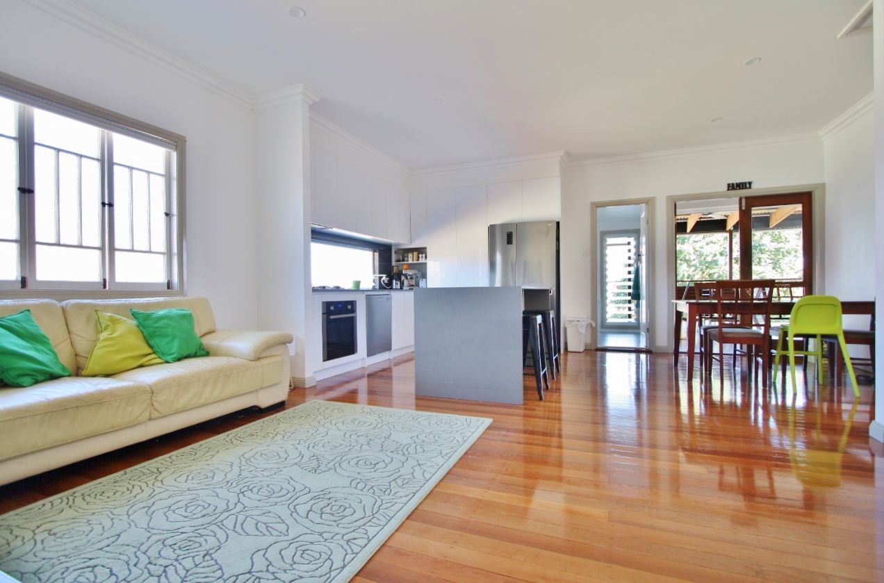 15 Lamrock Street, Holland Park West, QLD 4121