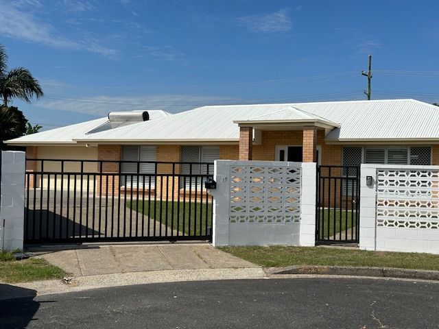 19 Yoorana Place, Broadbeach Waters, QLD 4218