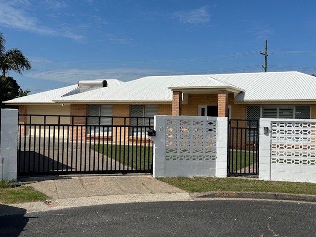 19 Yoorana Place, Broadbeach Waters, QLD 4218