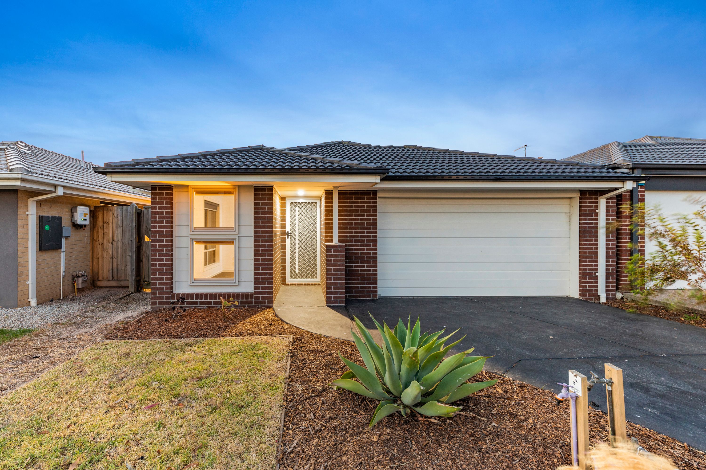 10 Garland Street, Pakenham VIC 3810