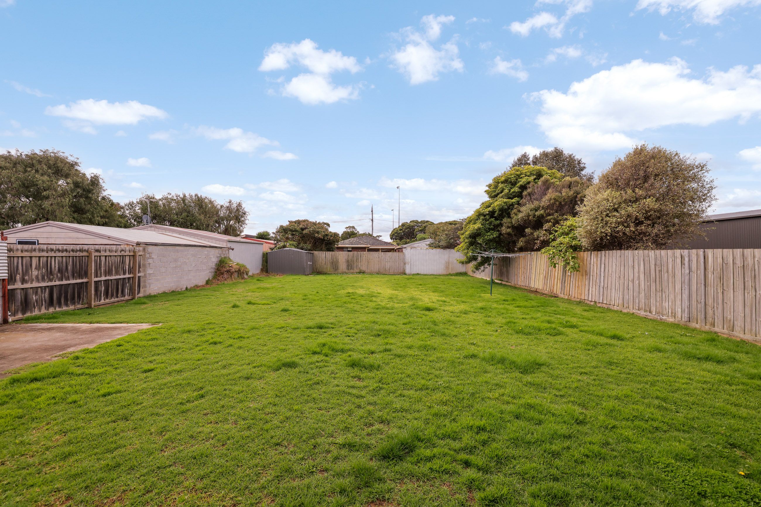 27 Phillip Island Road — photo 12 of 15