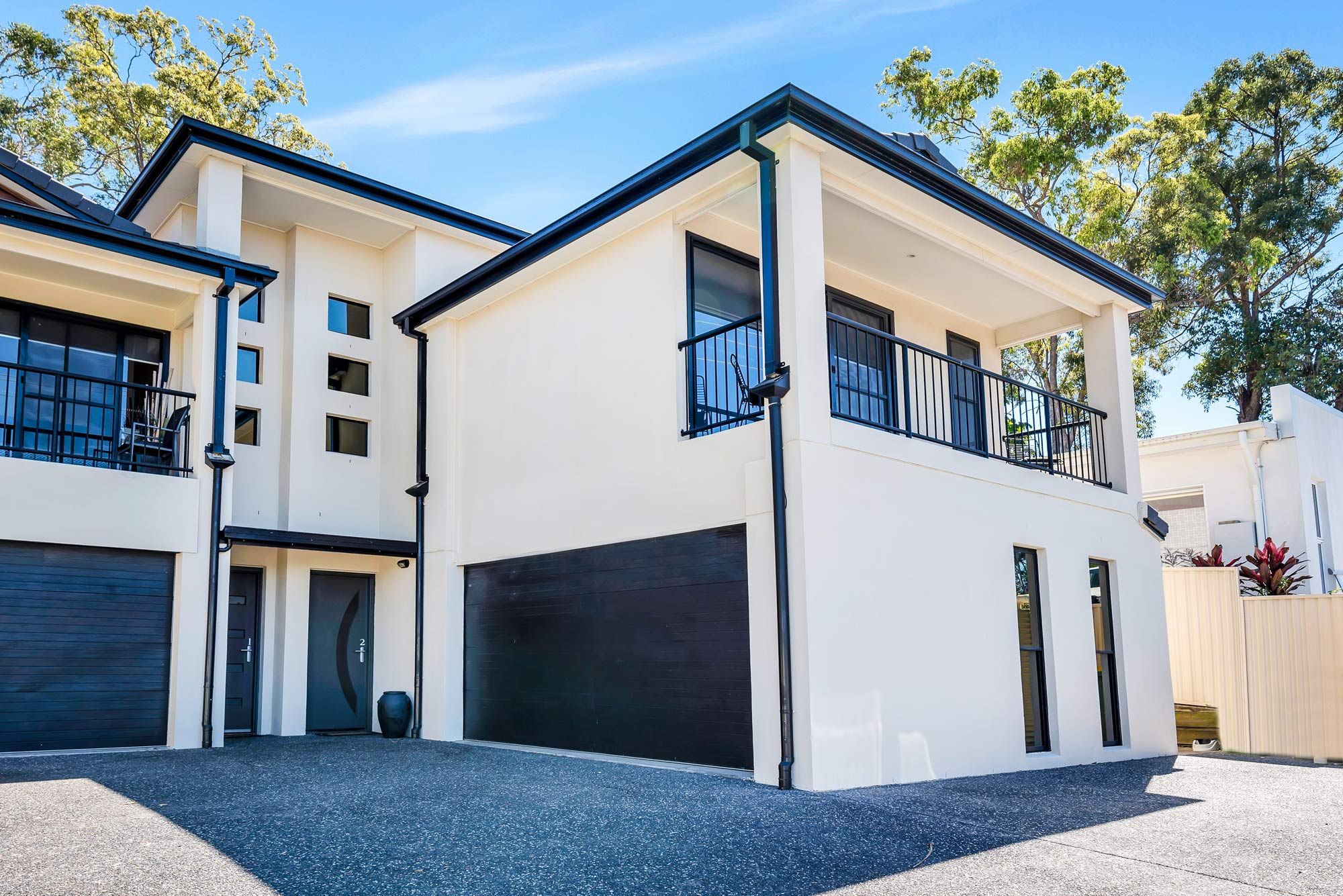 2/113 Benowa Road, Southport, QLD 4215