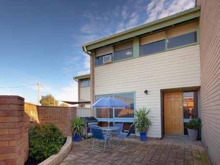 2/429 Griffith Road, Lavington, NSW 2641