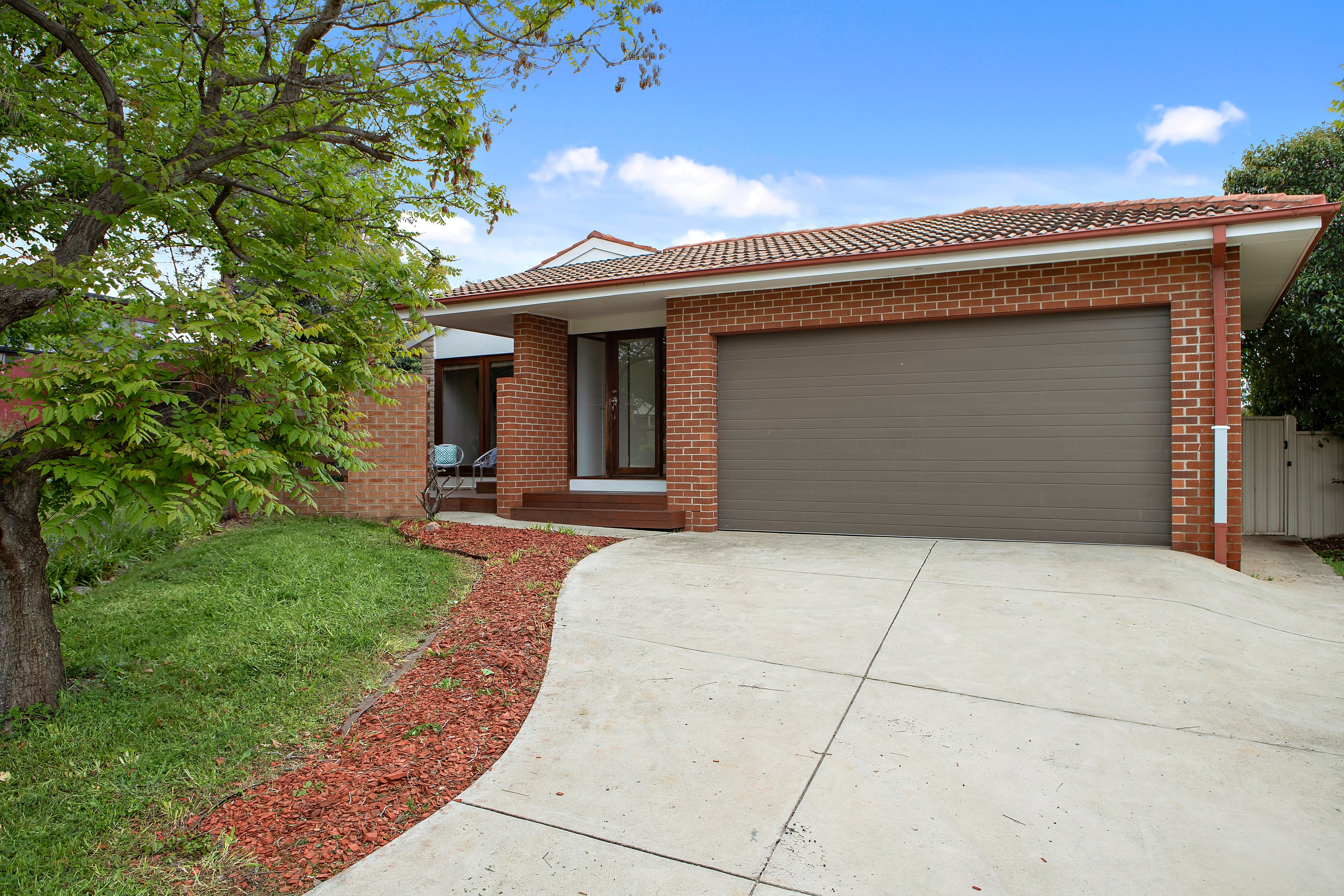 8 Guy Place, Holder, ACT 2611