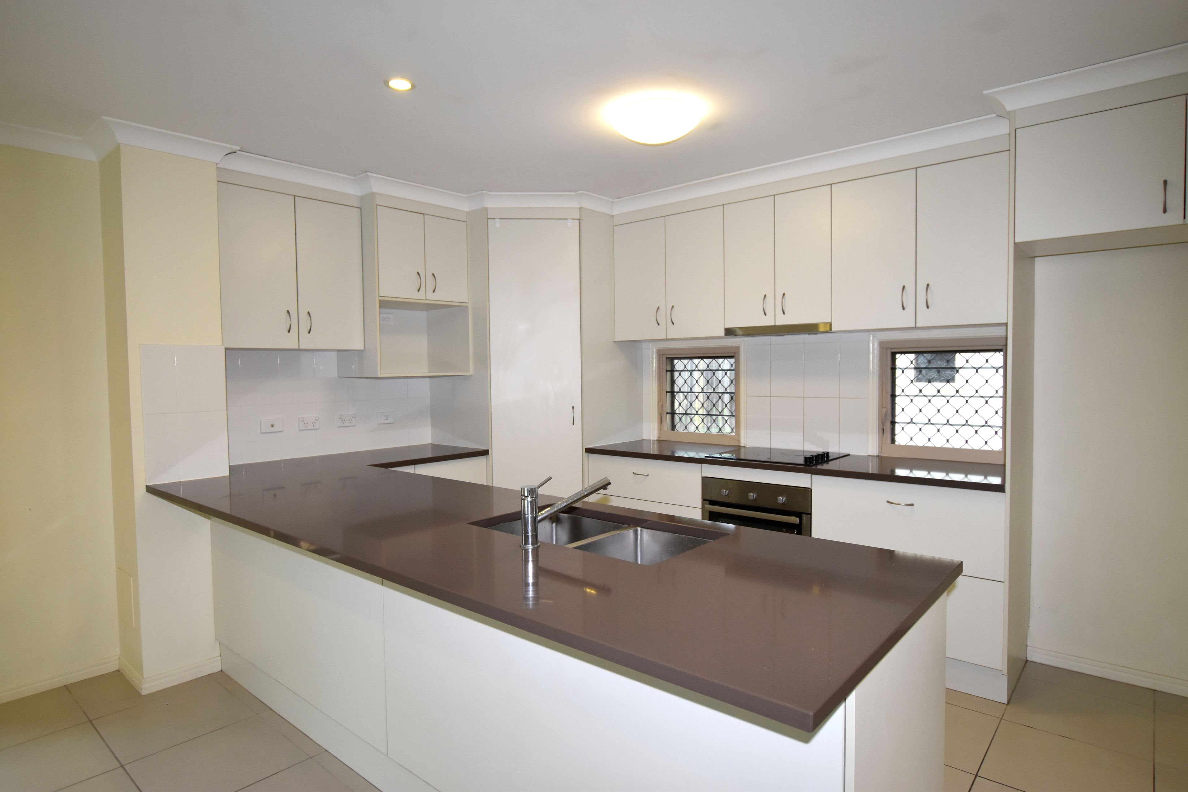 4/127 Toolooa Street, South Gladstone, QLD 4680