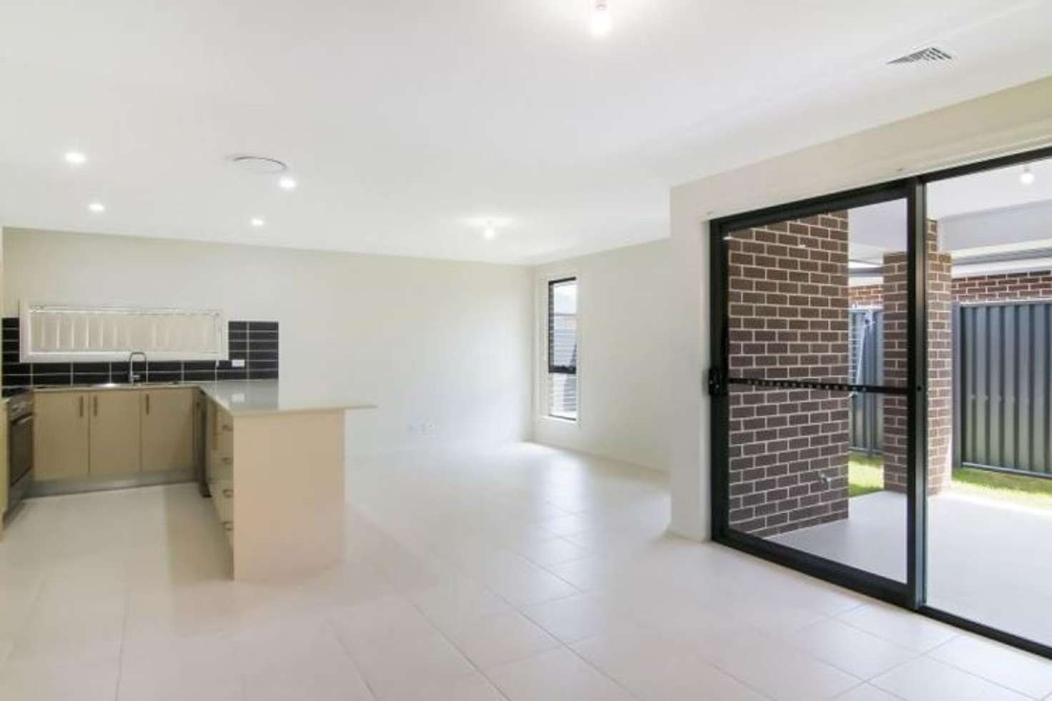 3 Barrow Circuit, JORDAN SPRINGS, NSW 2747