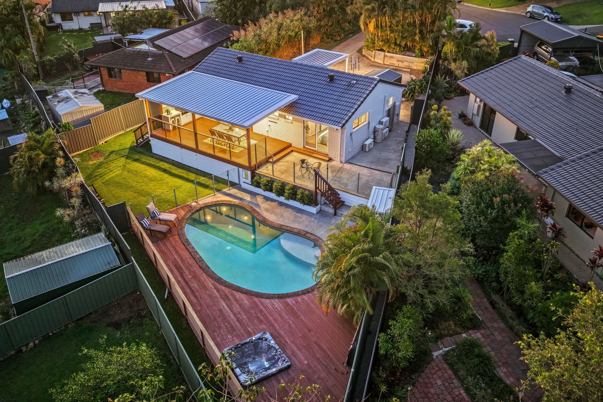 5 Rosella Court, Carrara QLD 4211