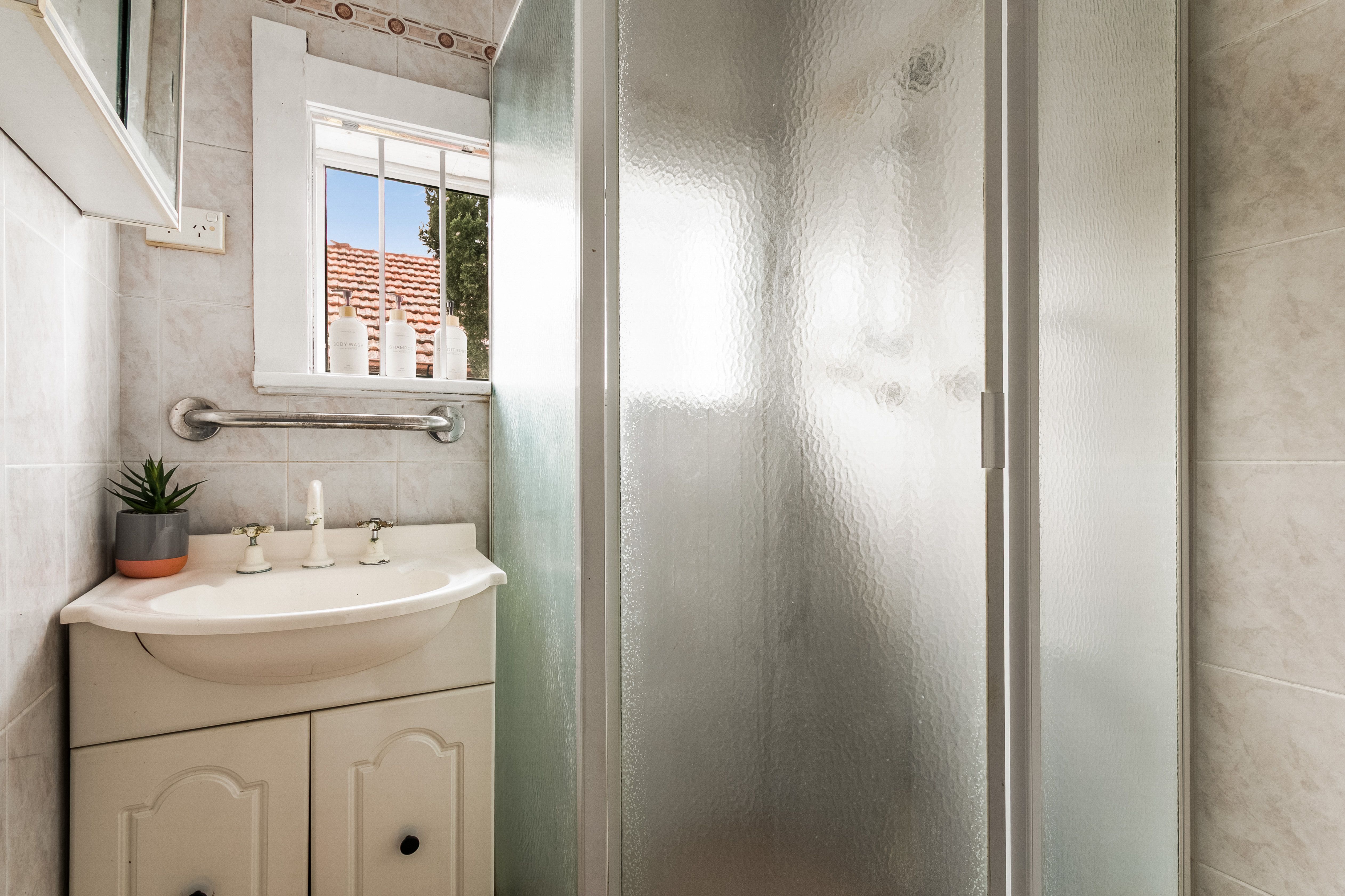 35 Apsley Avenue — photo 8 of 12