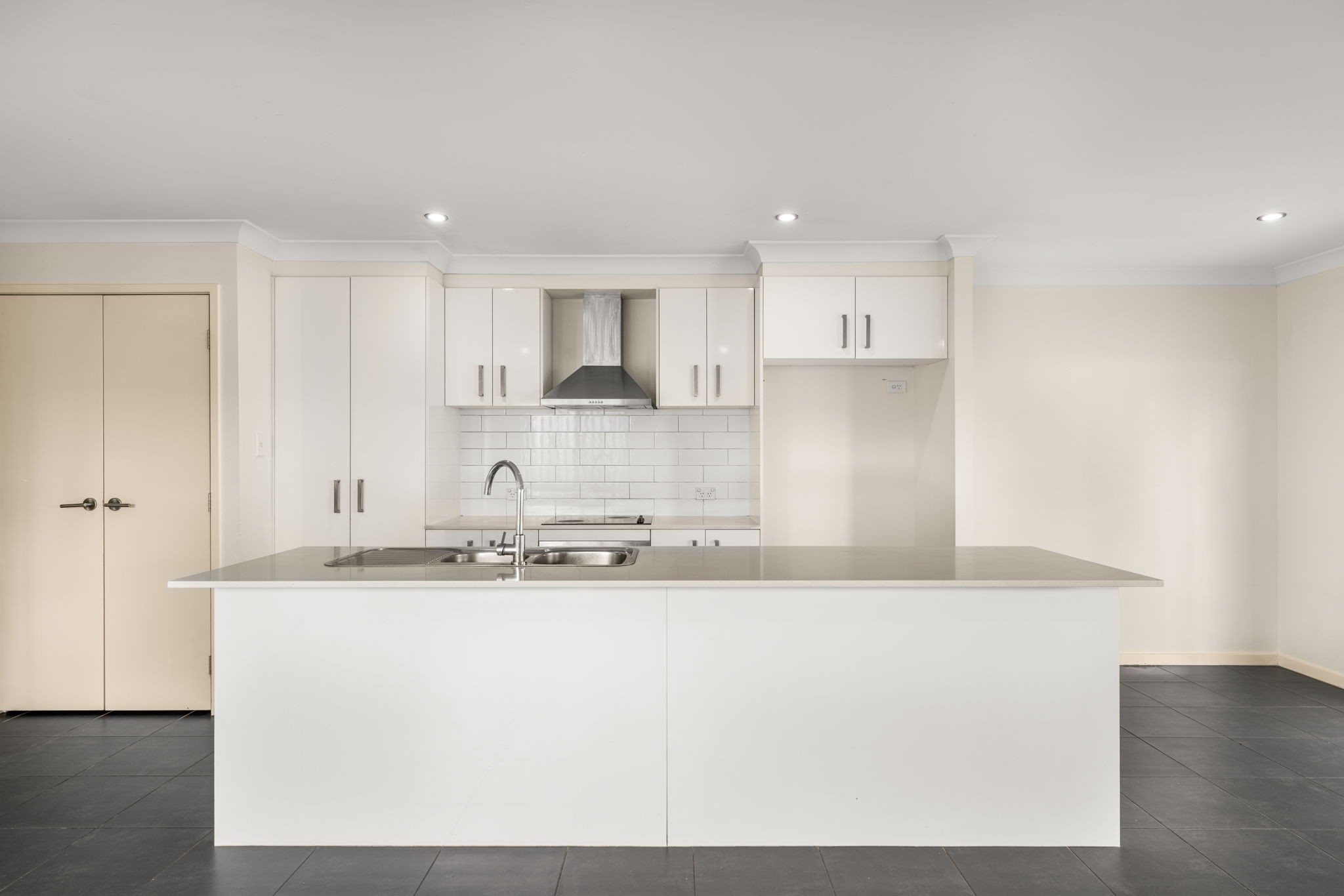 1/13 Folkes Close, Bellbird Park, QLD 4300