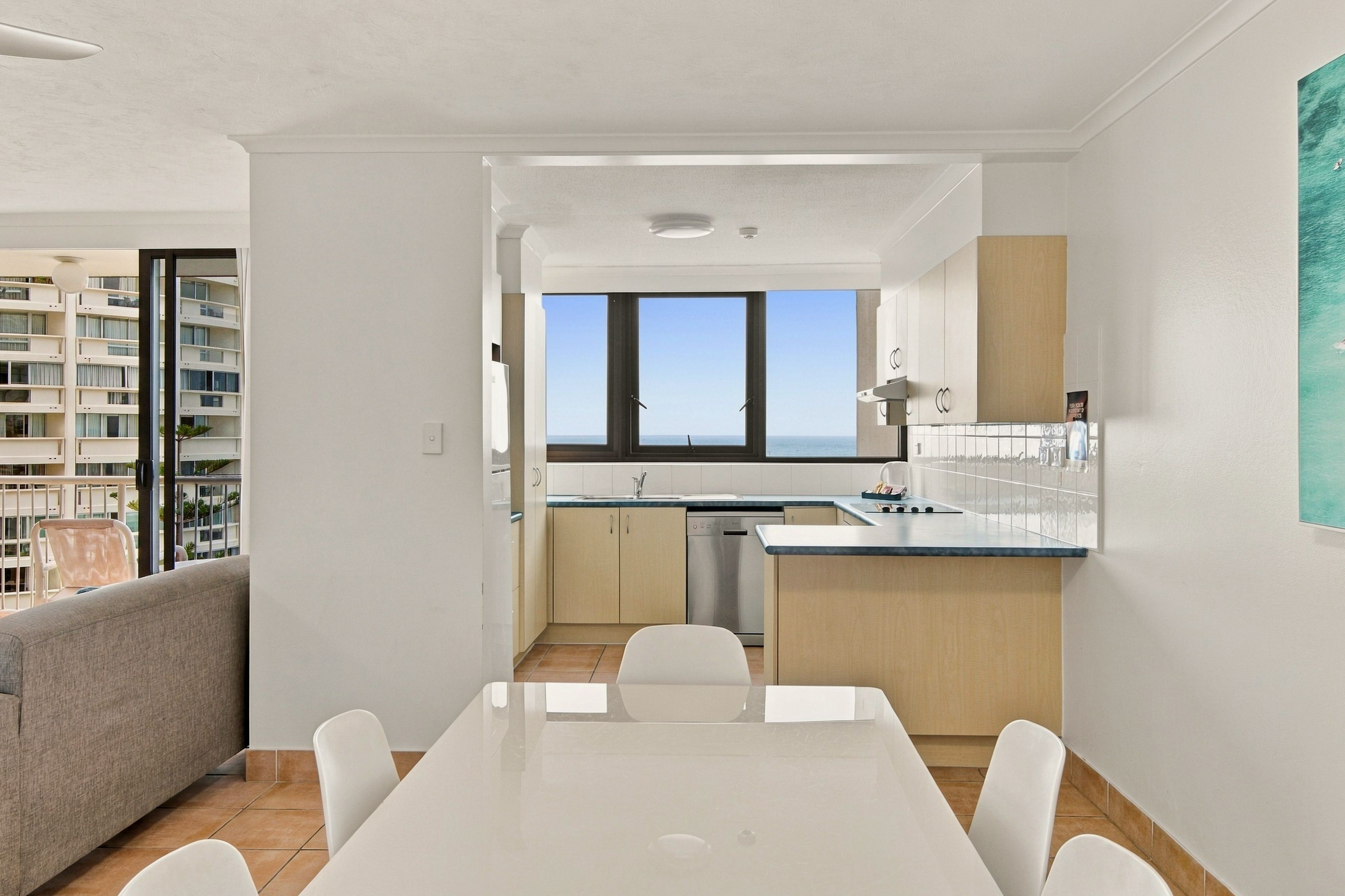 11B/3277 Surfers Paradise Boulevard — photo 7 of 17