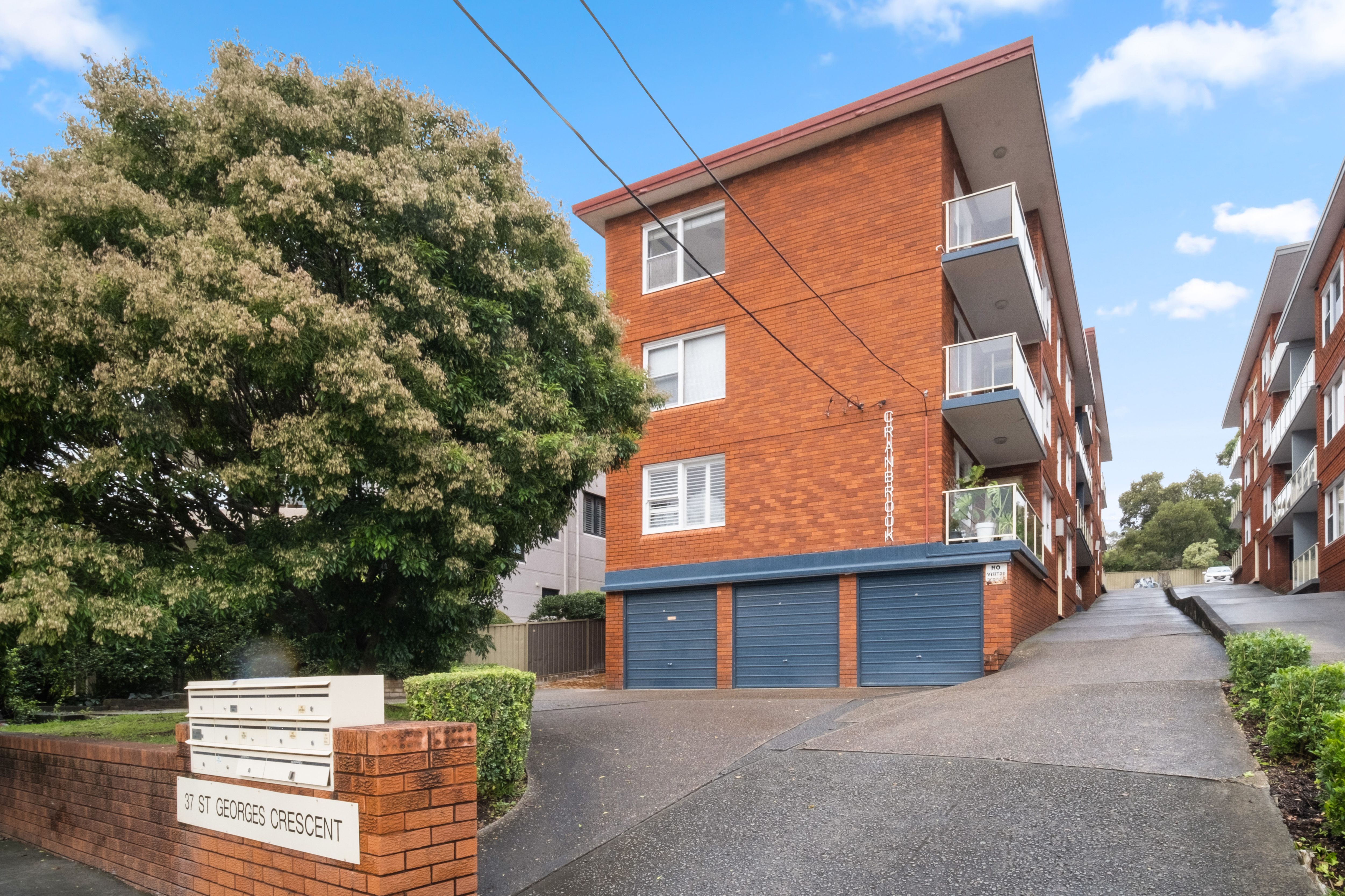 2/37 St Georges Crescent — photo from Ray White Drummoyne