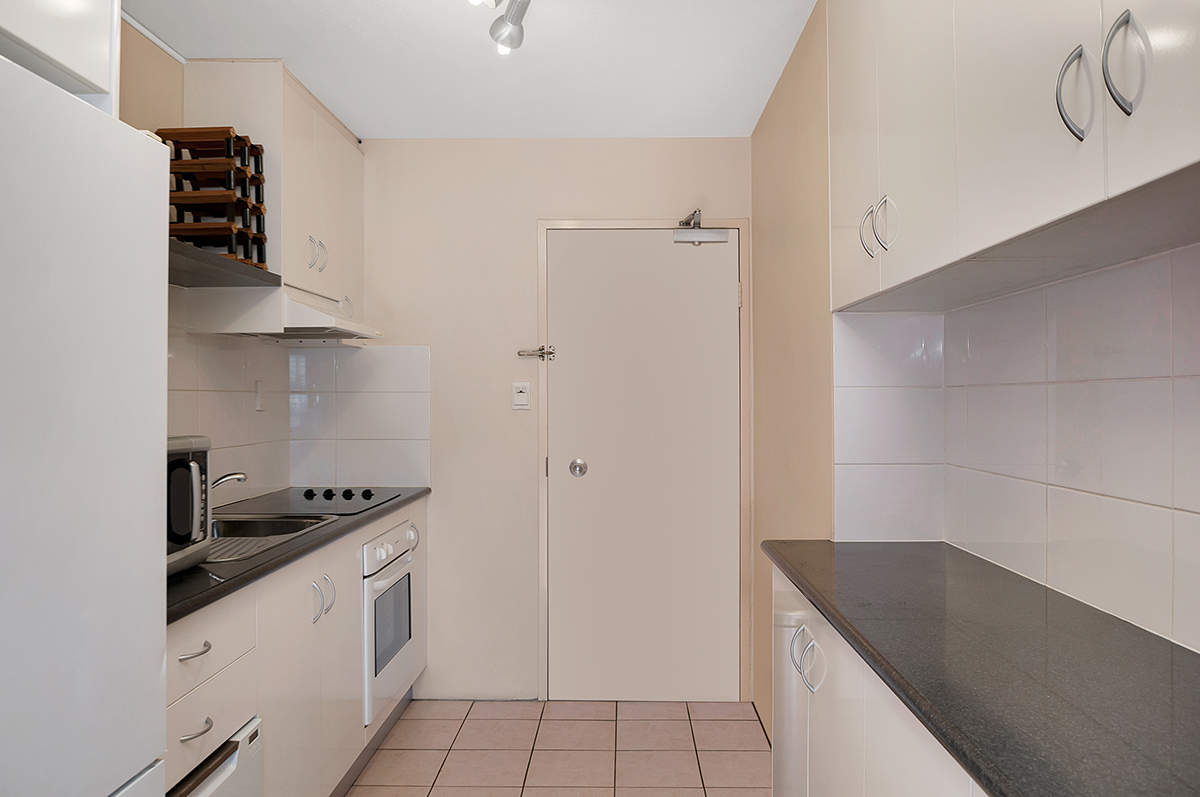 23/239 Lake Street, Cairns North, QLD 4870