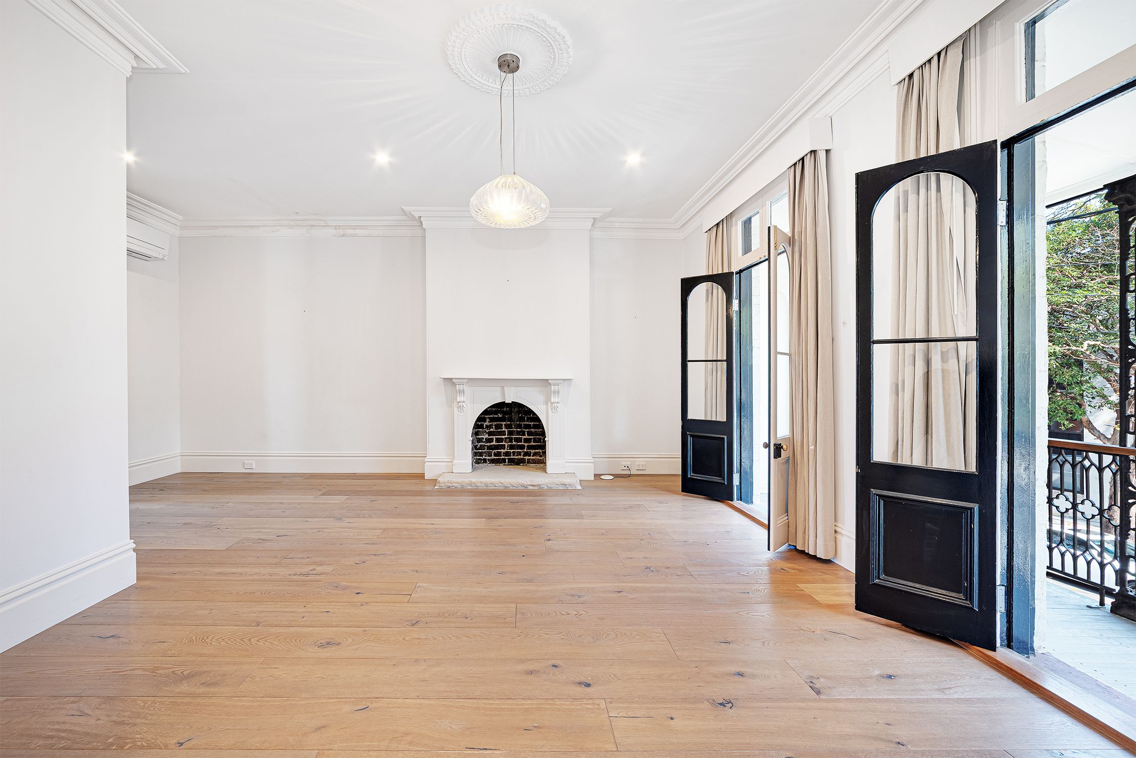 402 Bourke Street — photo 3 of 18