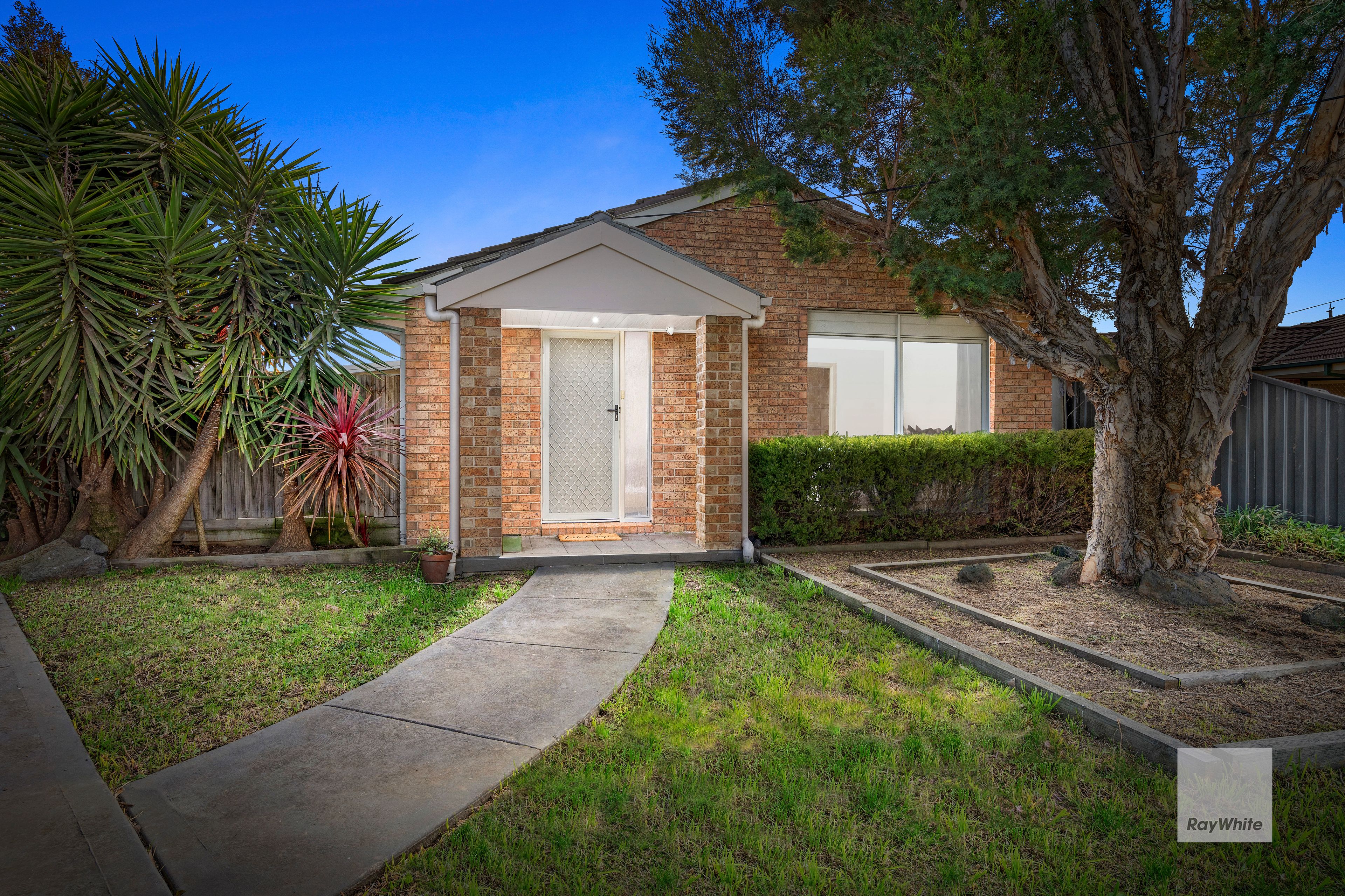 2 Corbin Place, Mill Park VIC 3082