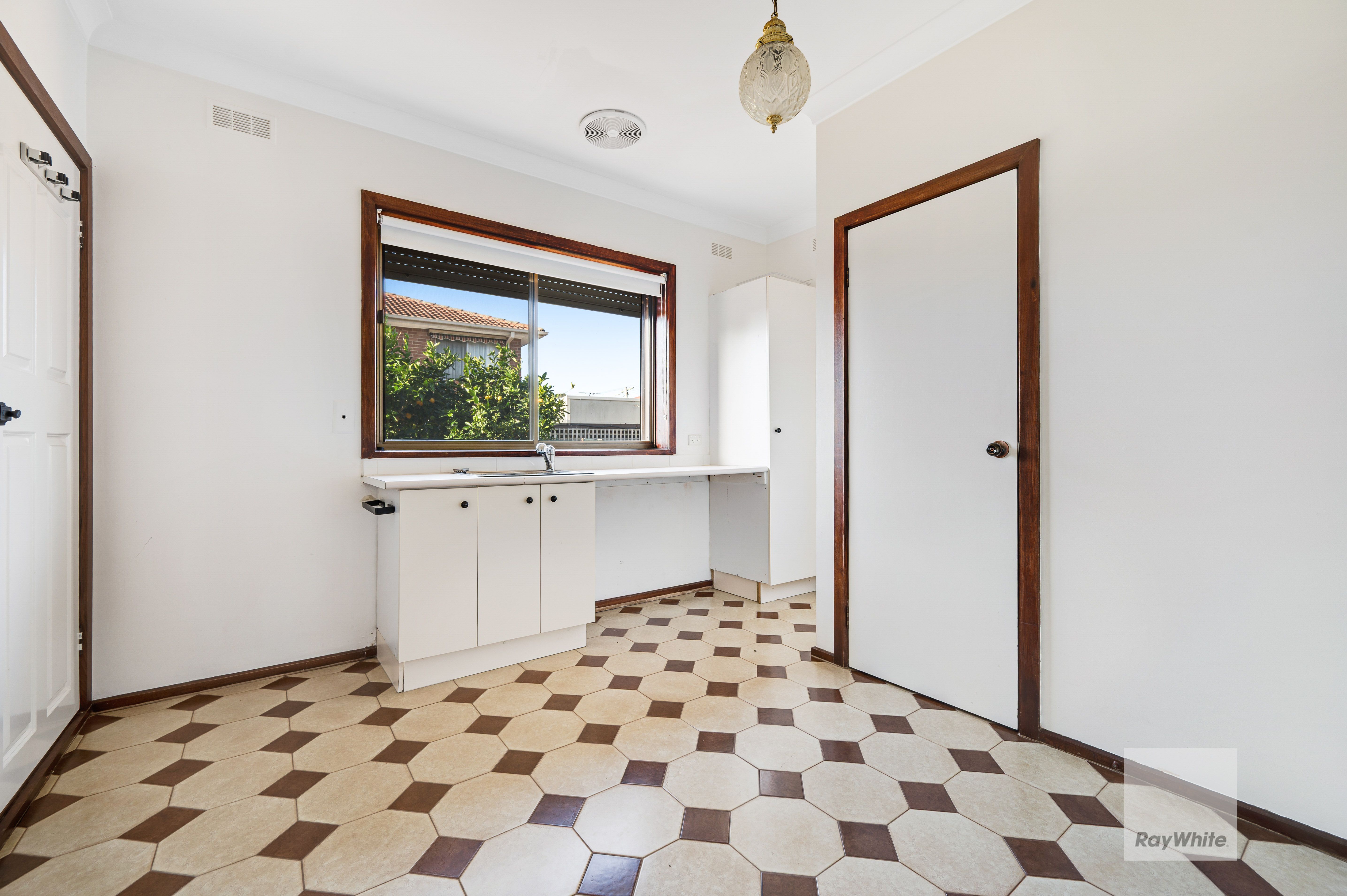 27 Grantley Drive — photo 18 of 23