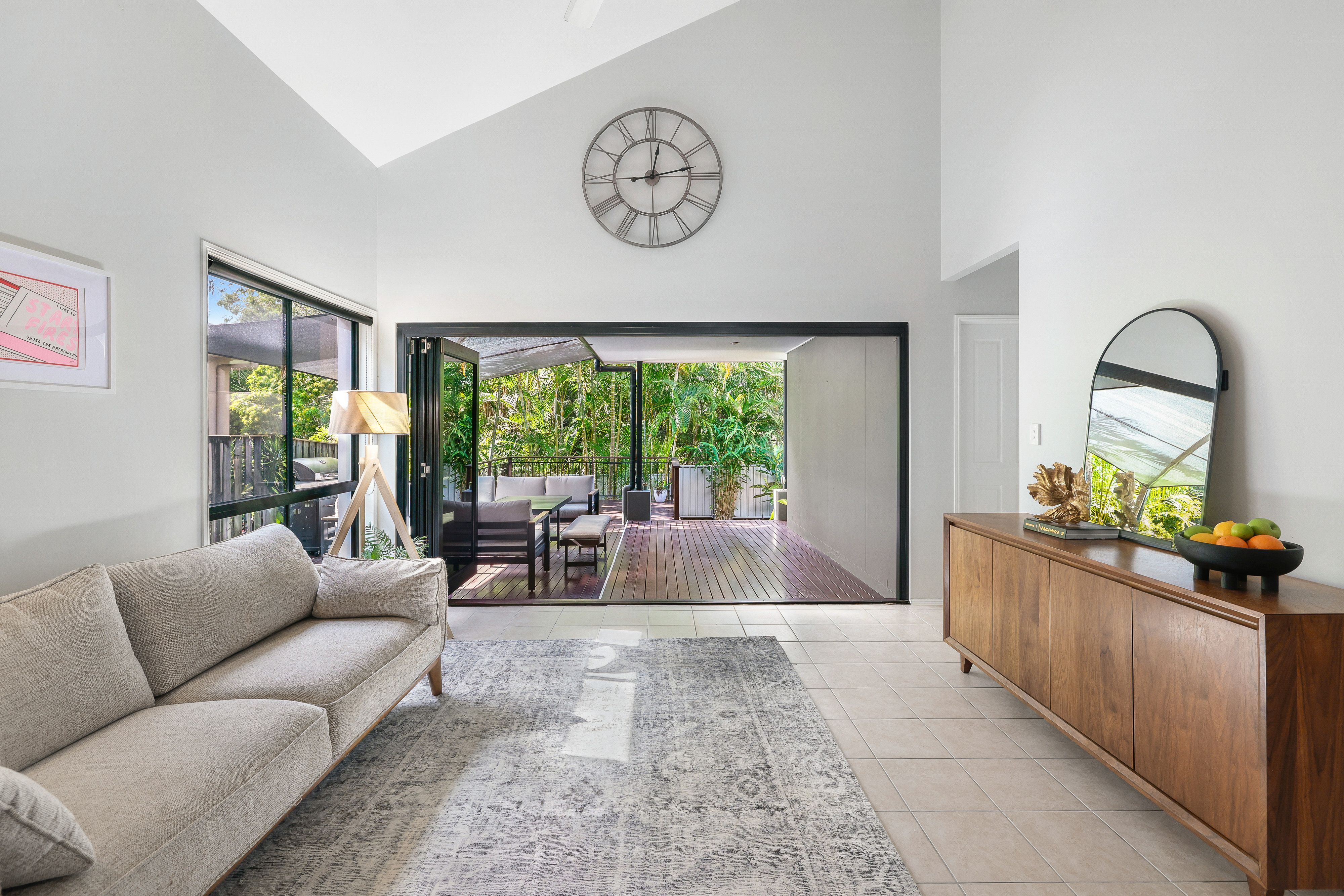 2/9 Coonowrin Street, Pacific Pines, QLD 4211