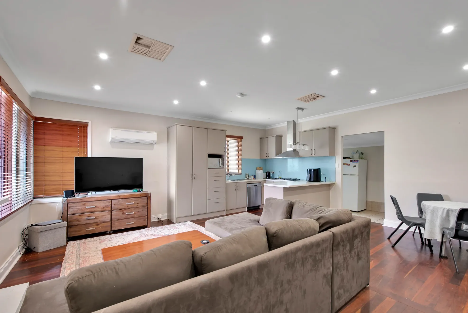 4 Critch Place, Wonthella, WA 6530