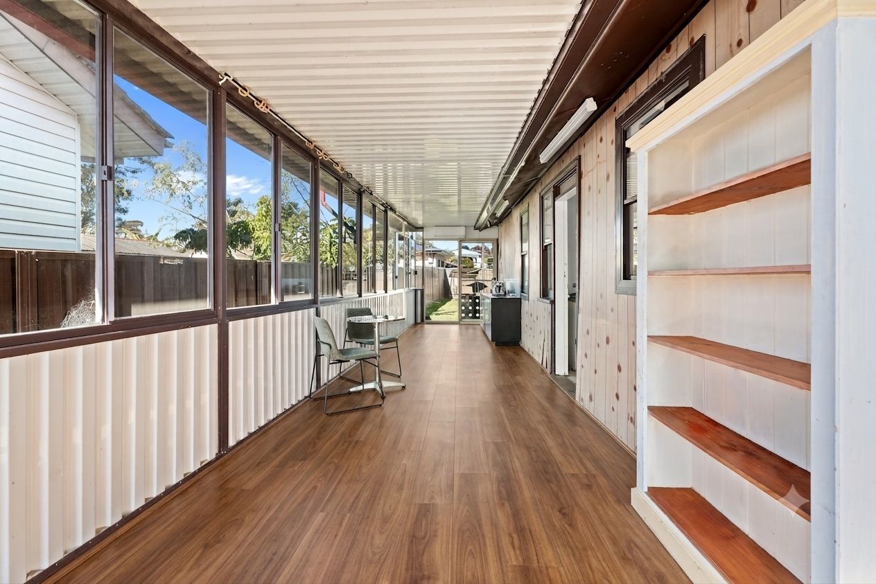 31 Riddell Crescent — photo 13 of 22