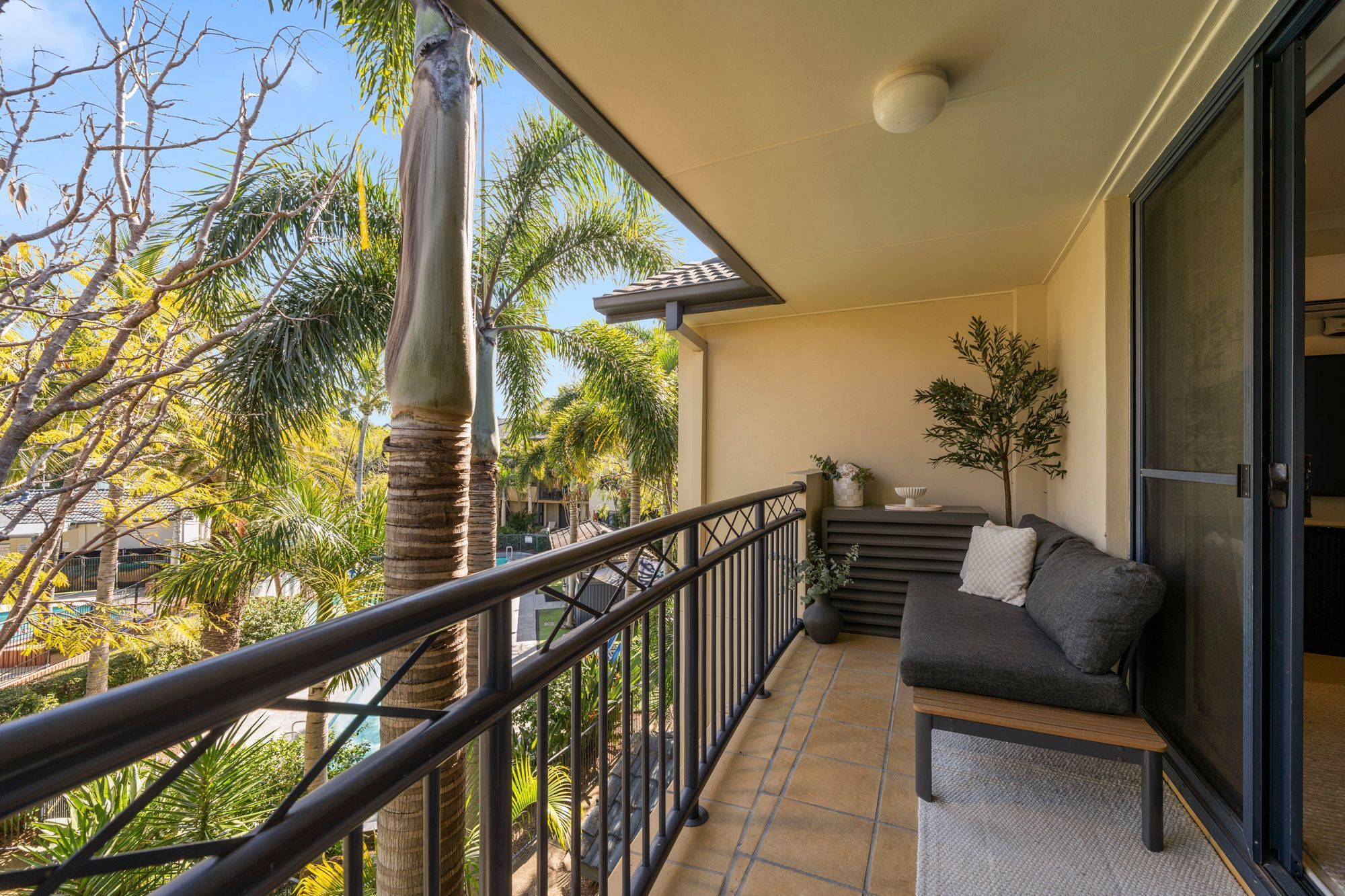 345/2360 Gold Coast Highway — photo 14 of 21