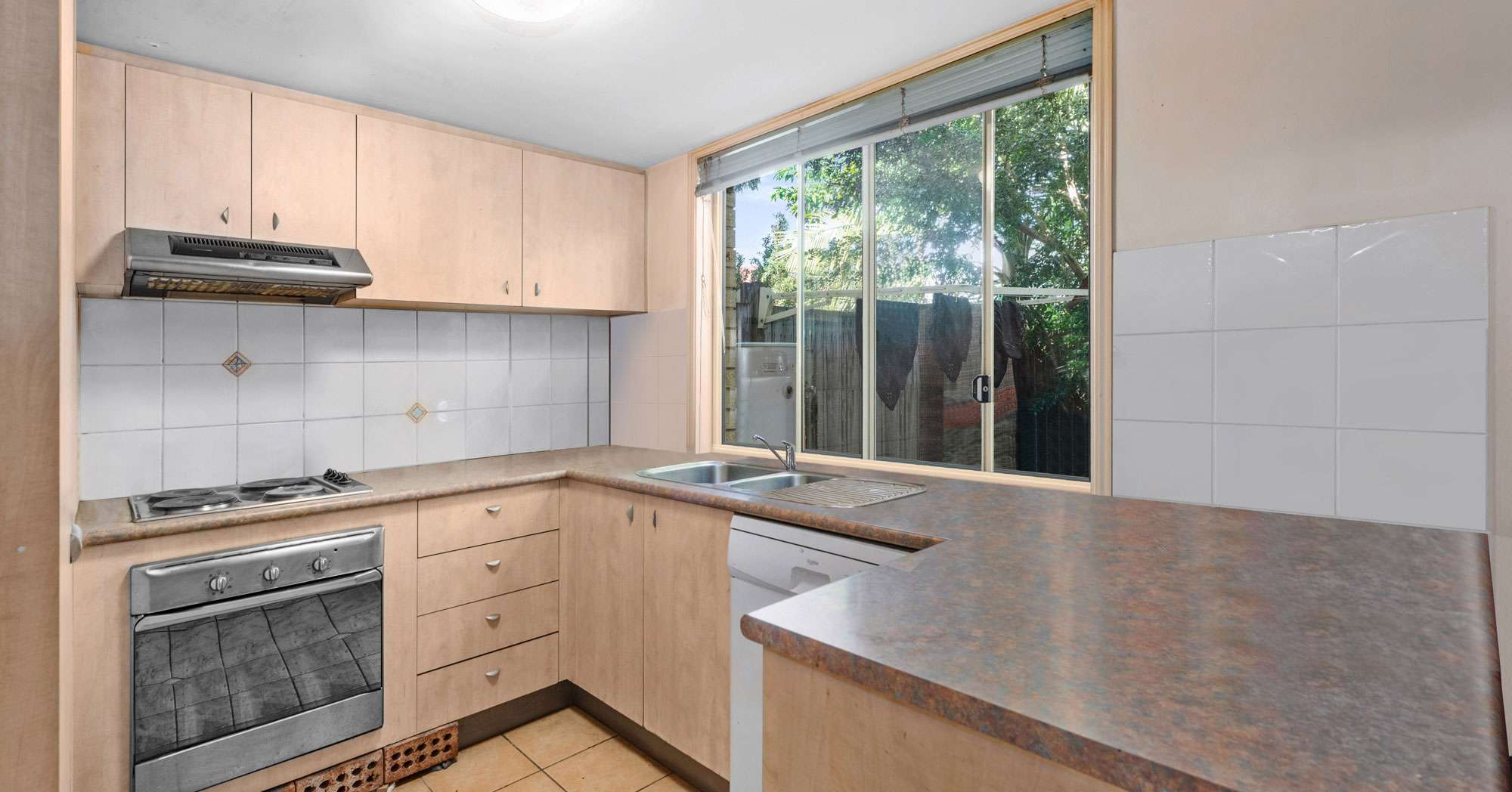 19 118 Hamilton Road Moorooka QLD 4105 Sold Townhouse Ray White 19-118-hamilton-road-moorooka-qld-4105-sold-townhouse-ray-white