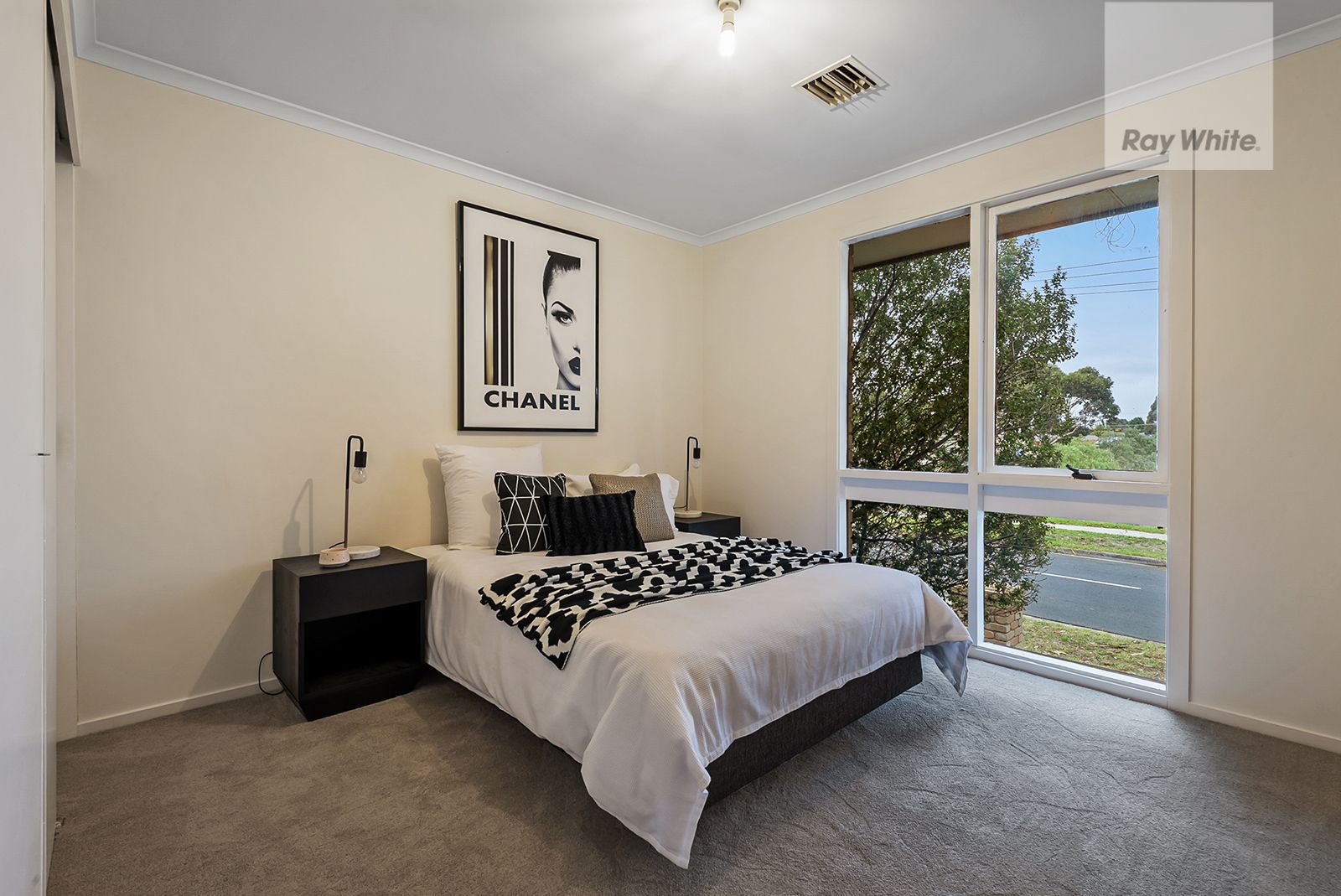 2 Enfield Place, Craigieburn, VIC 3064