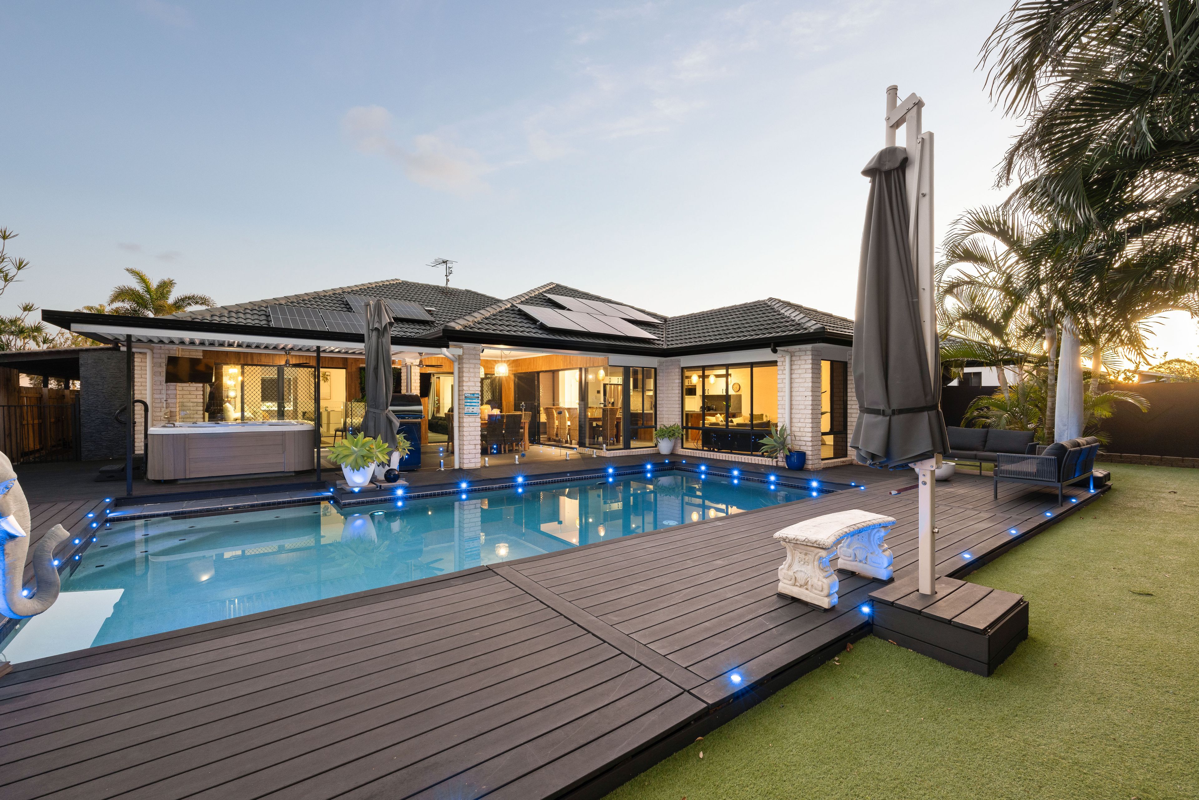20 Oxford Parade — photo from Ray White Caloundra