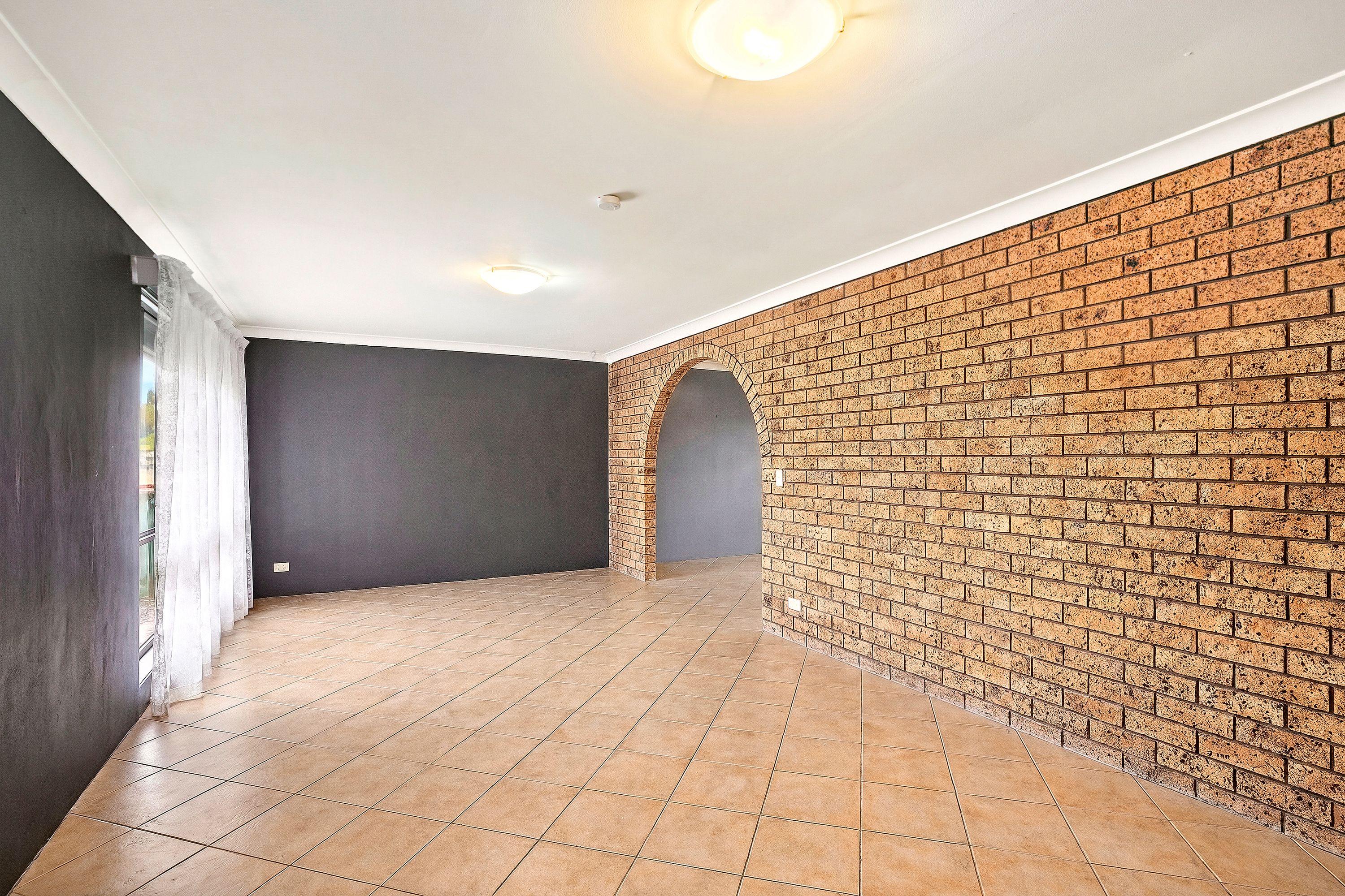 2/27 Kemblawarra Road — photo 3 of 10