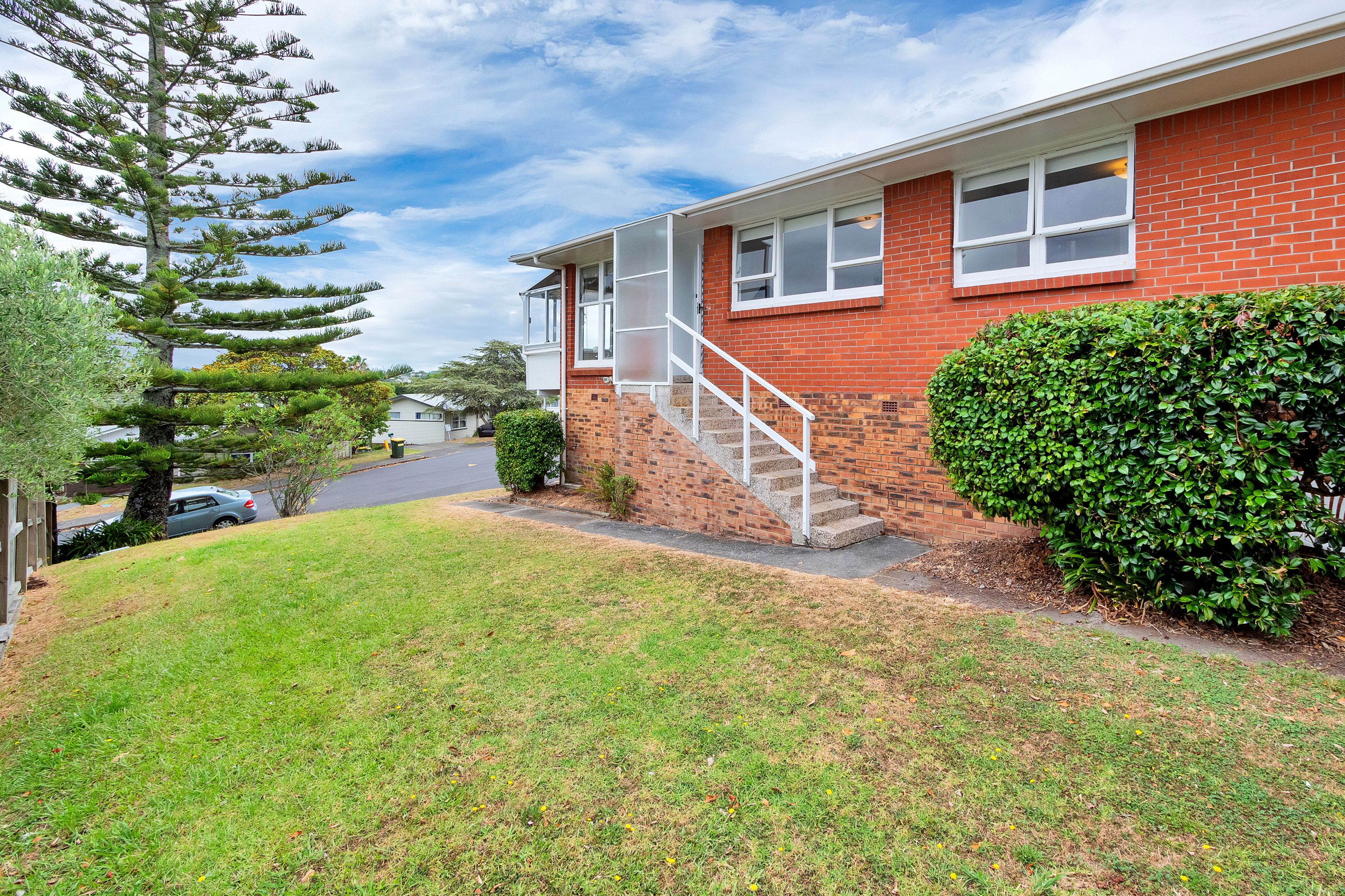 1/111 Bond Crescent, Forrest Hill, North Shore City