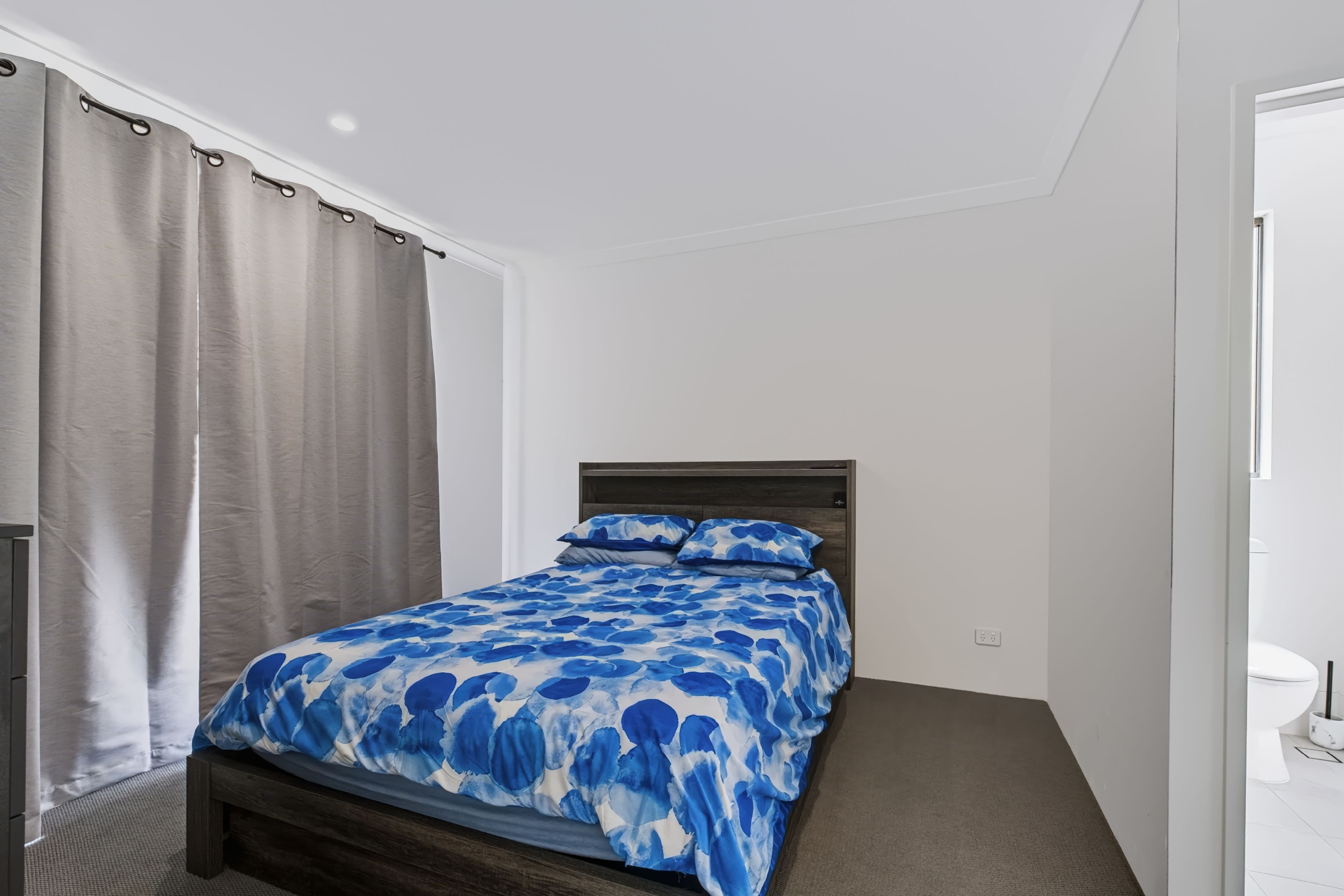 26 Camargue Street — photo 7 of 15