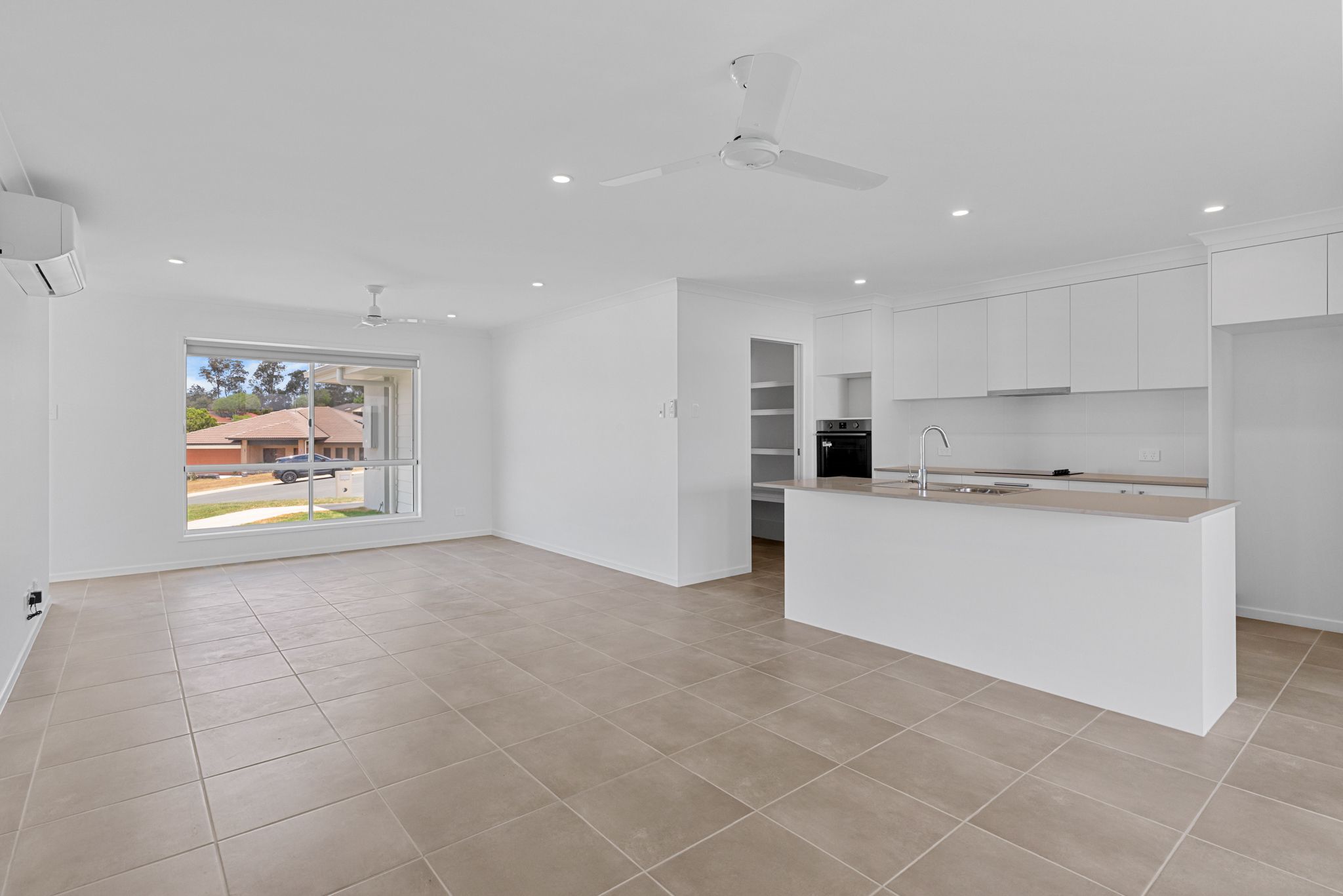 6A Pan Place, Southside, QLD 4570