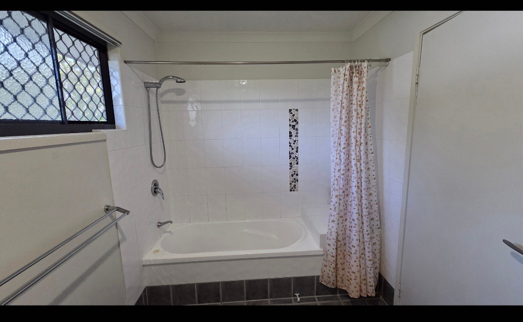 1/112 Colyton Street, Torquay, QLD 4655